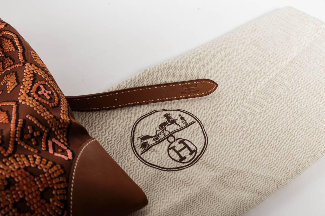 Hermes Terre/Fauve Silk Kelly En Perles Silky City Bag In New Condition In Westhampton Beach, NY