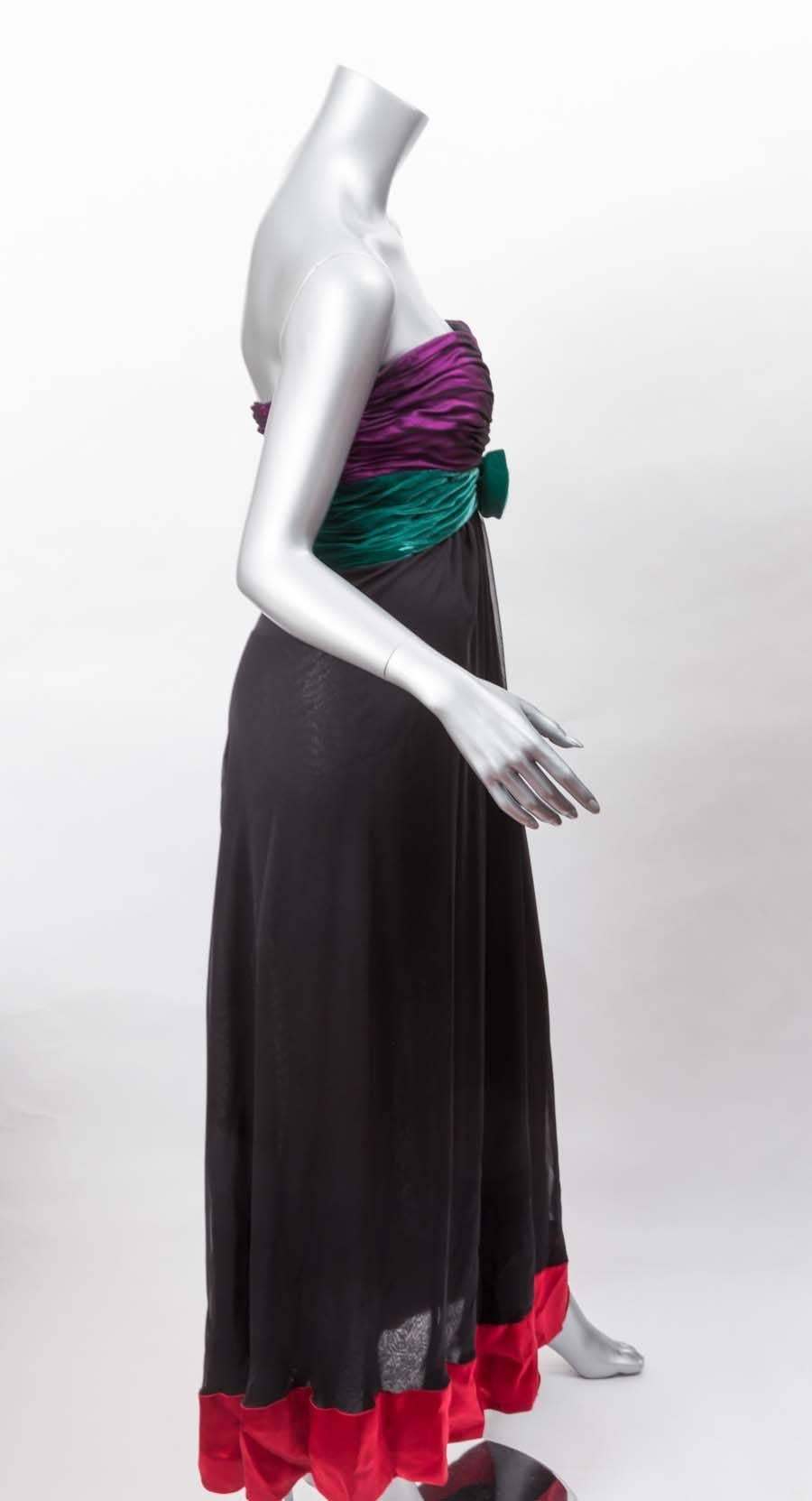 Vintage Oscar de la Renta Strapless Evening Gown In Excellent Condition In Westhampton Beach, NY