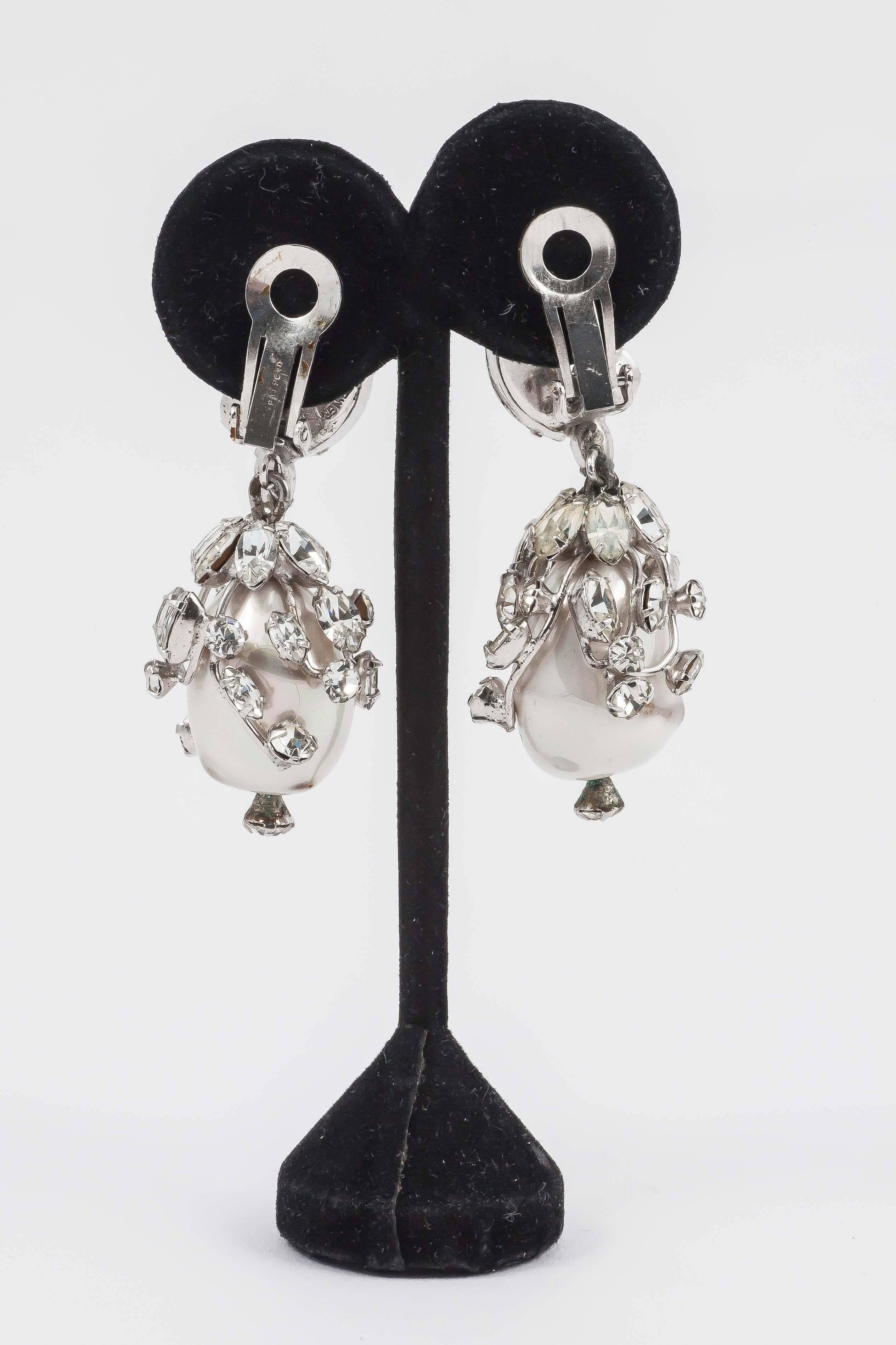 Women's Schreiner of New York sculptural paste and baroque pearl drop earrings