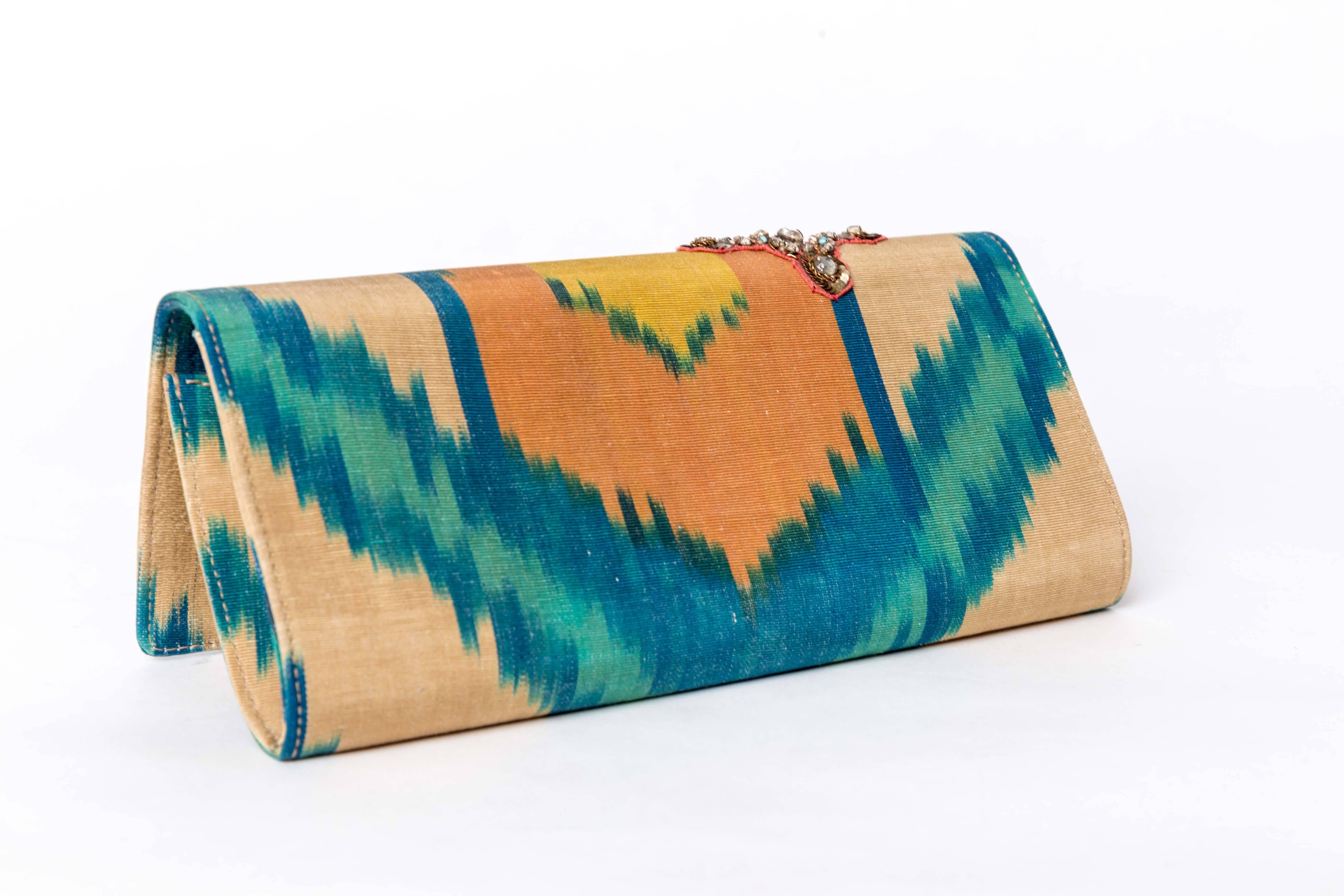 Oscar de la Renta Abstract Print Embellished Convertible Clutch In Good Condition In Westhampton Beach, NY