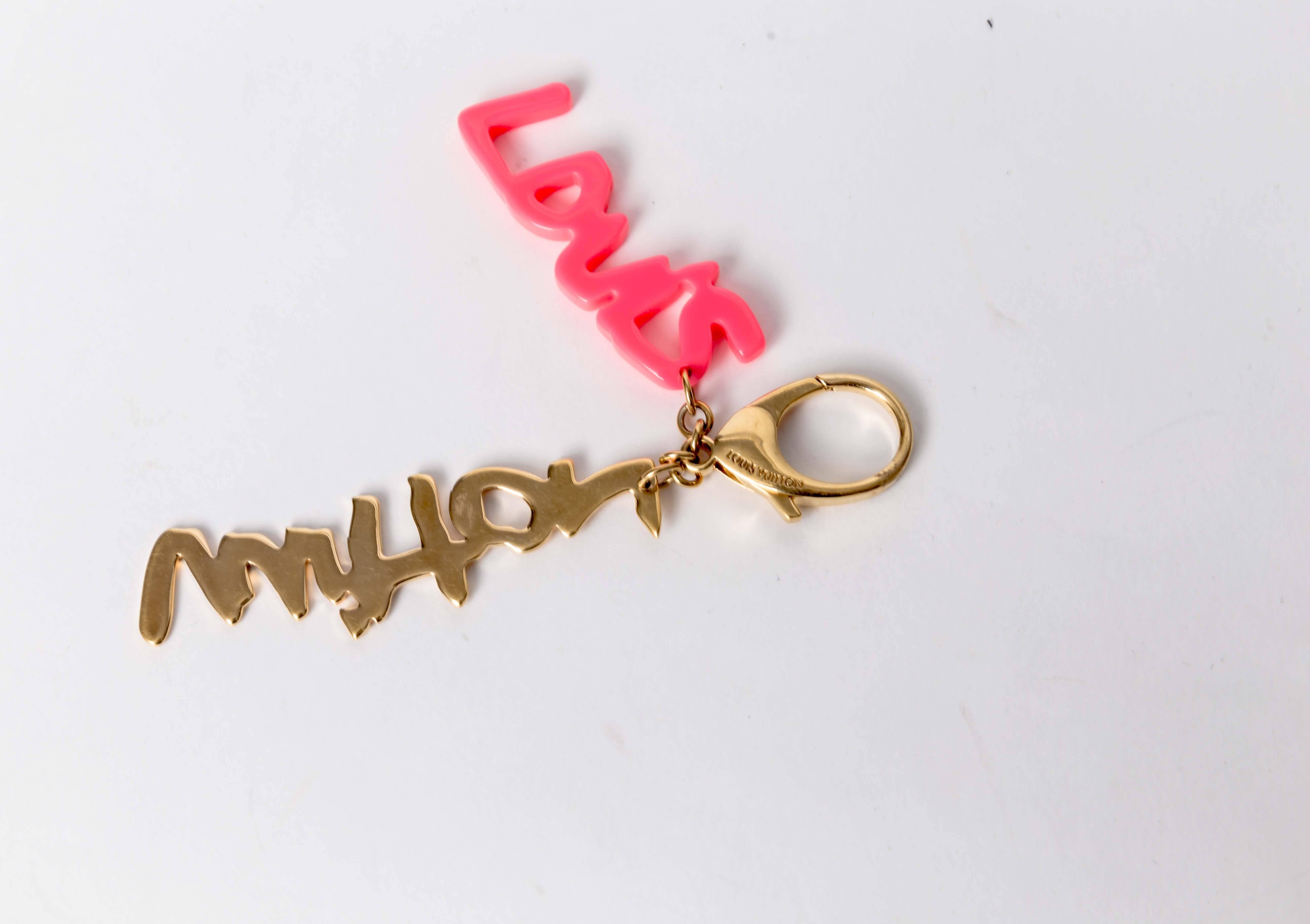 Louis Vuitton Stephen Sprouse Gold Tone Pink Resin Graffiti Keychain Bag Charm In Fair Condition In Westhampton Beach, NY