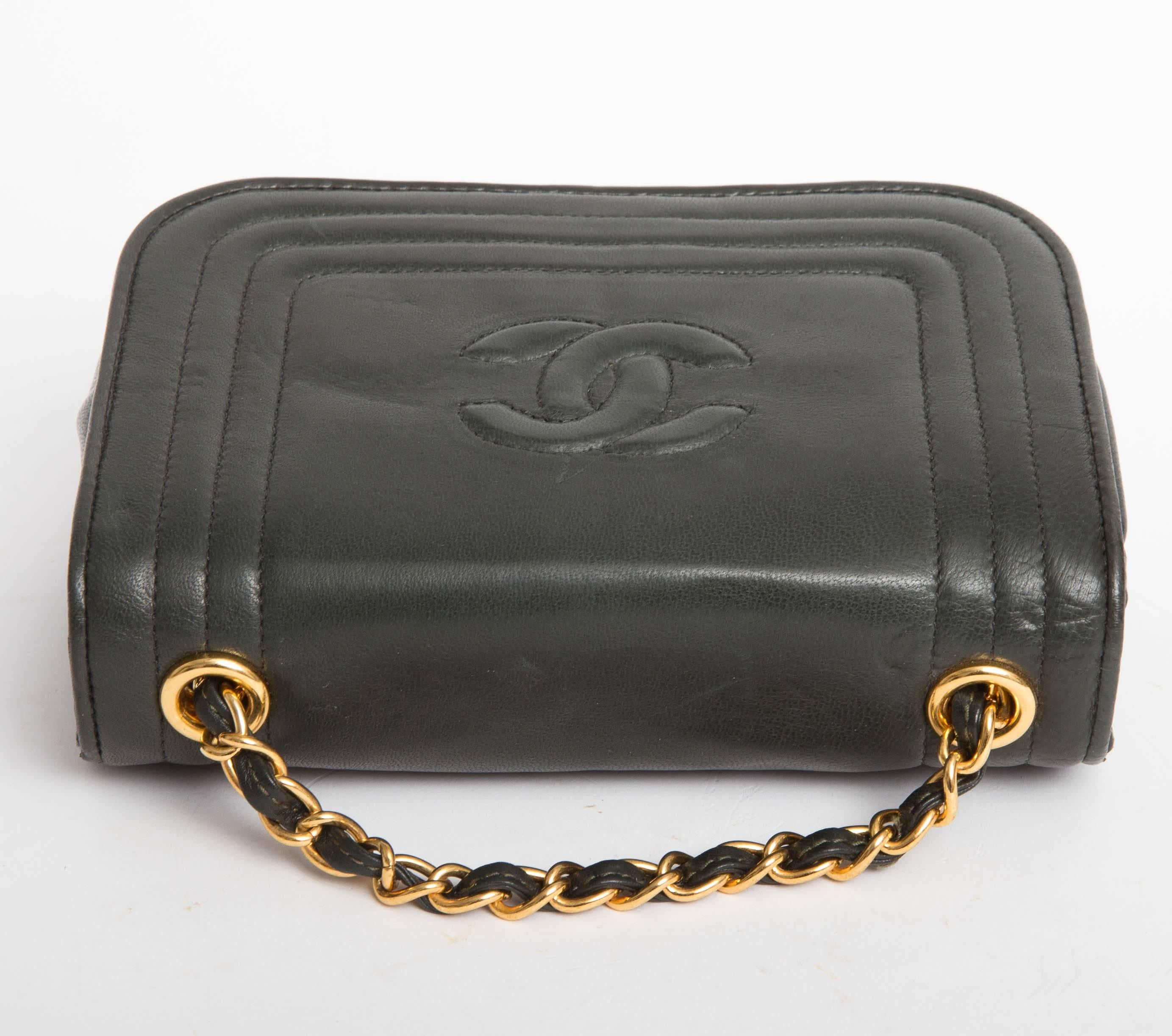 Chanel Vintage Lambskin Dark Green Flap Bag 2