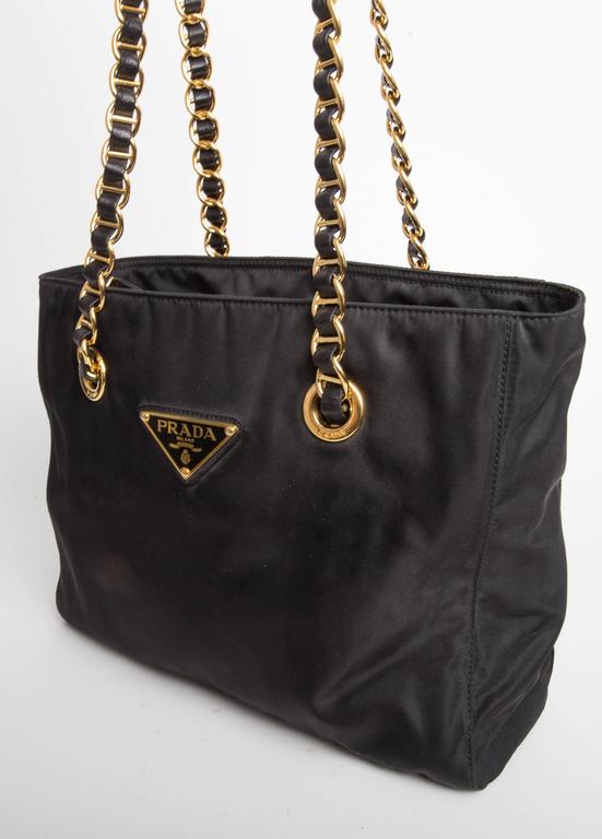 chain handle shoulder bag