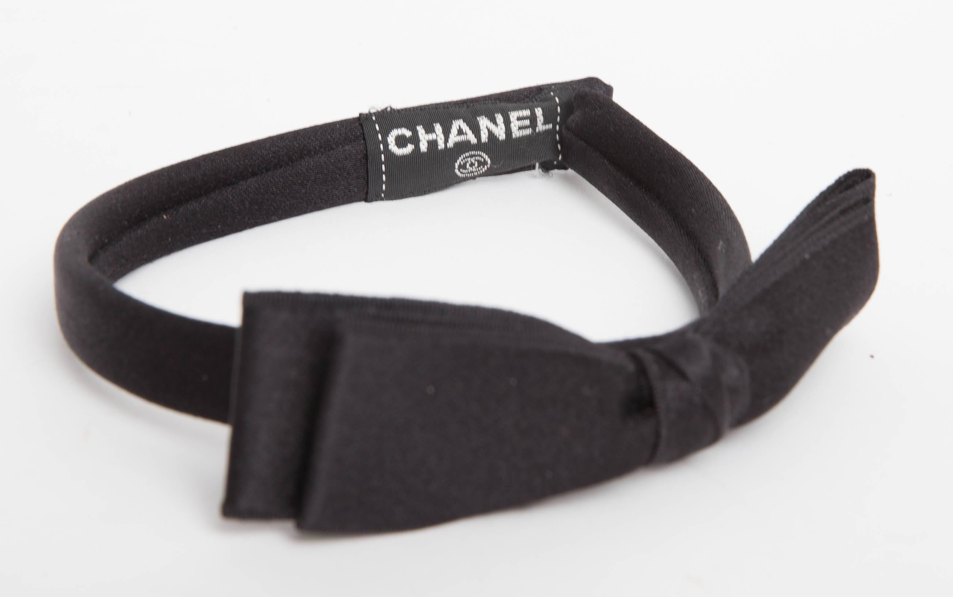 Chanel Vintage Oversize Black Bow Headband In Good Condition In Westhampton Beach, NY
