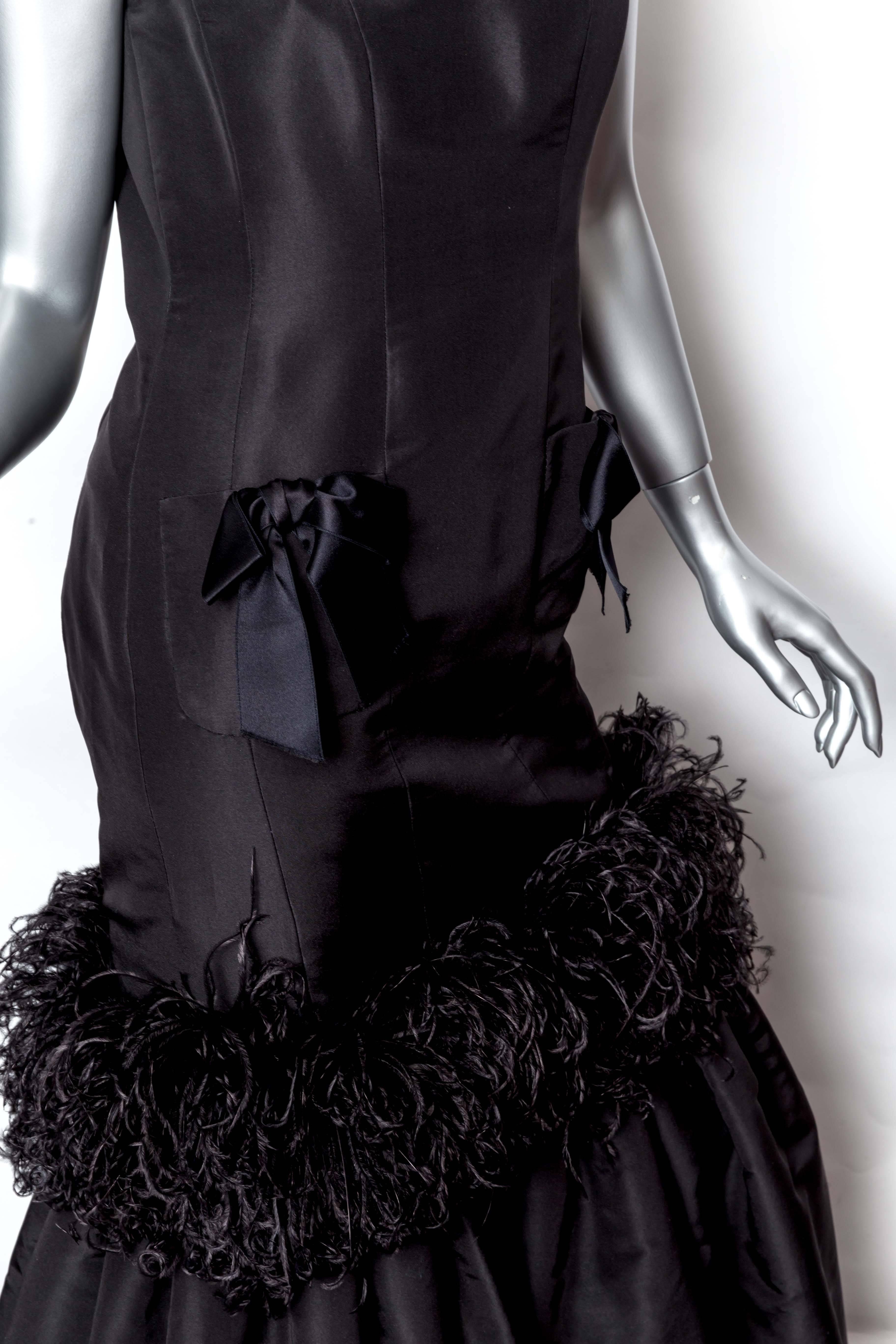 Oscar de la Renta Black Taffeta Ostrich Feather Mermaid Silhouette Evening Gown 4