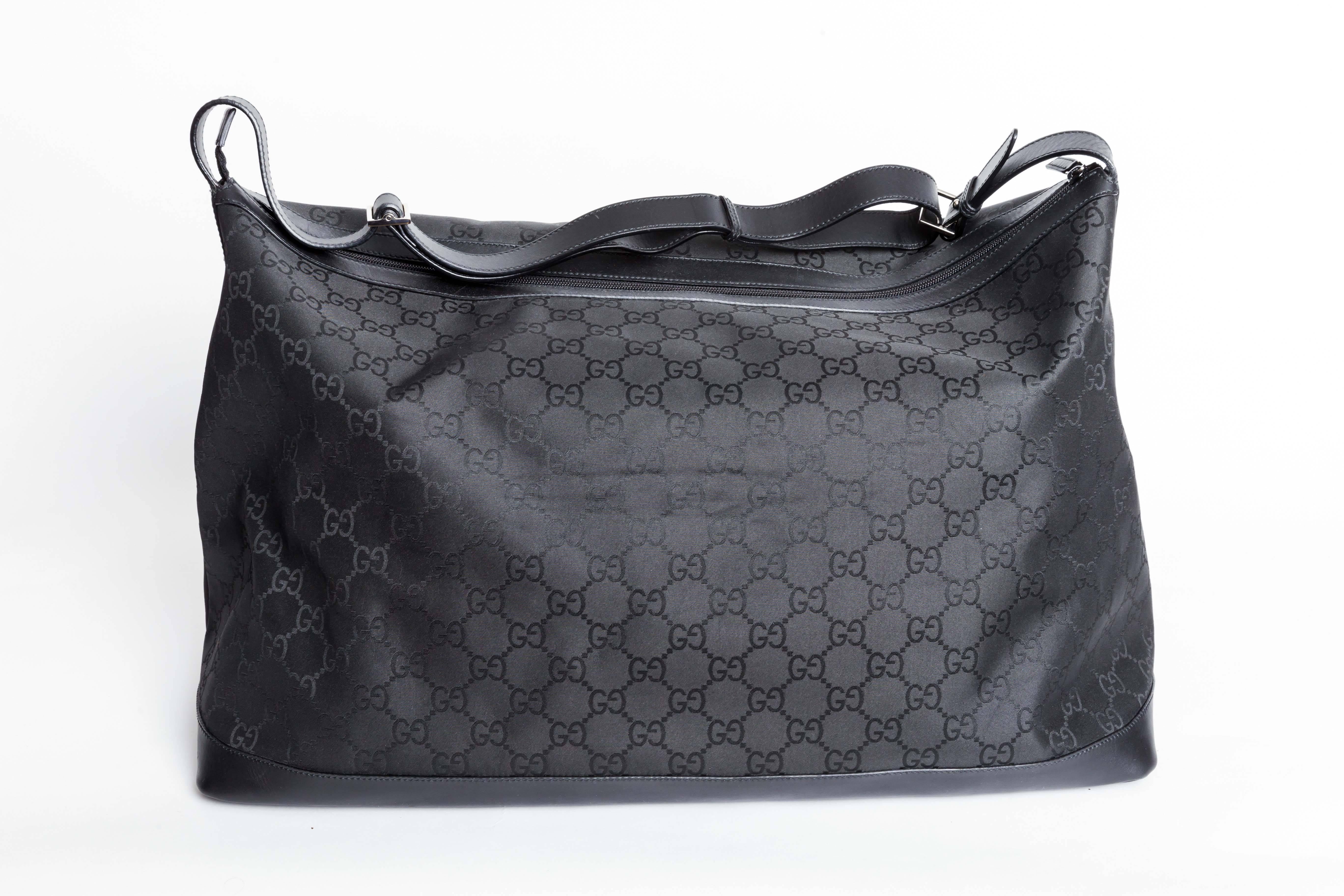 Gucci 105669 XL GG Guccissima Luggage Travel Overnight Duffle In Good Condition In Westhampton Beach, NY
