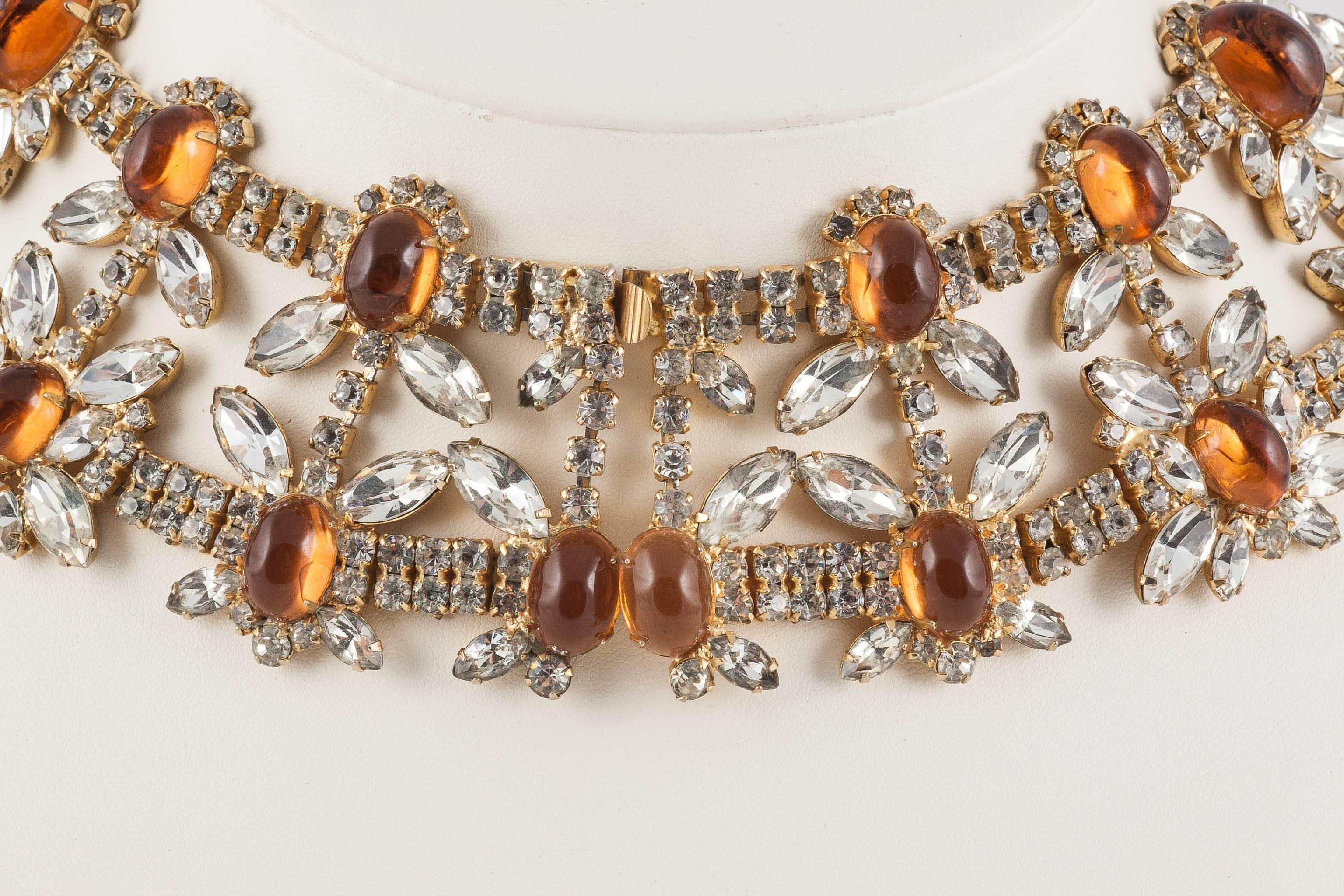 A dynamic topaz cabochon and paste collar, KJL (Kenneth Jay Lane), 1960s In Good Condition For Sale In Greyabbey, County Down