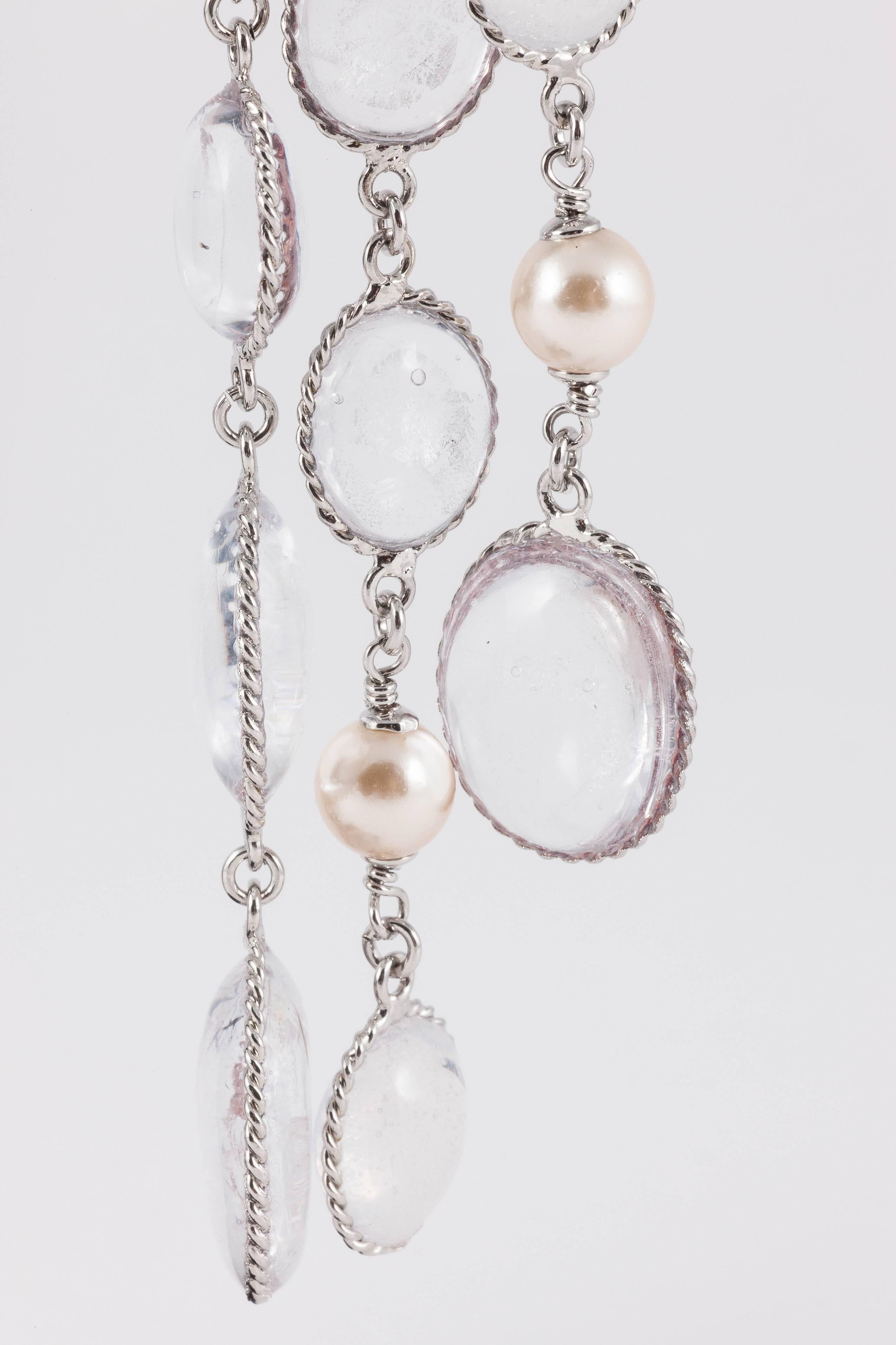 Mehrstrangige Ohrringe aus klarem, gegossenem Glas und Blattsilber, WW-Kollektion. Damen im Angebot