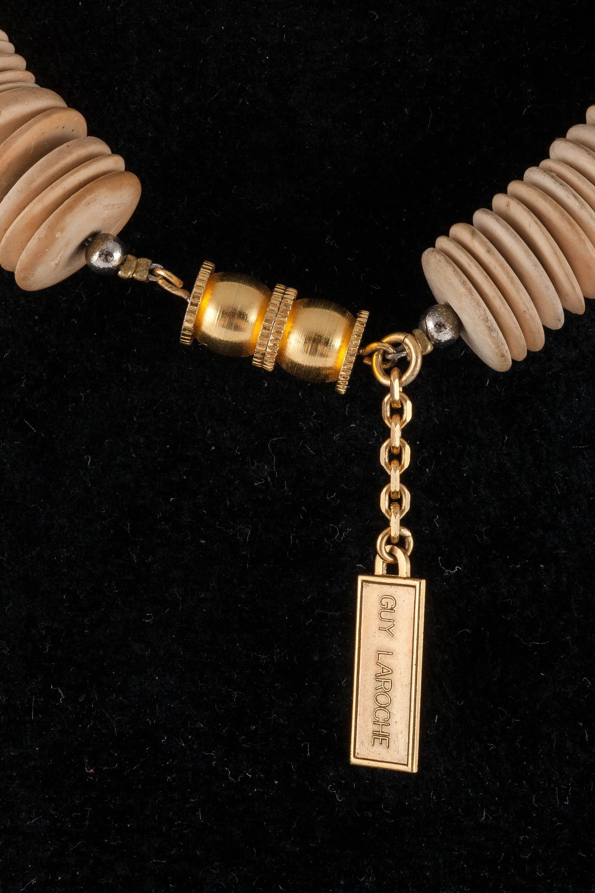 Guy Laroche 1970s wood and gilt necklace  2