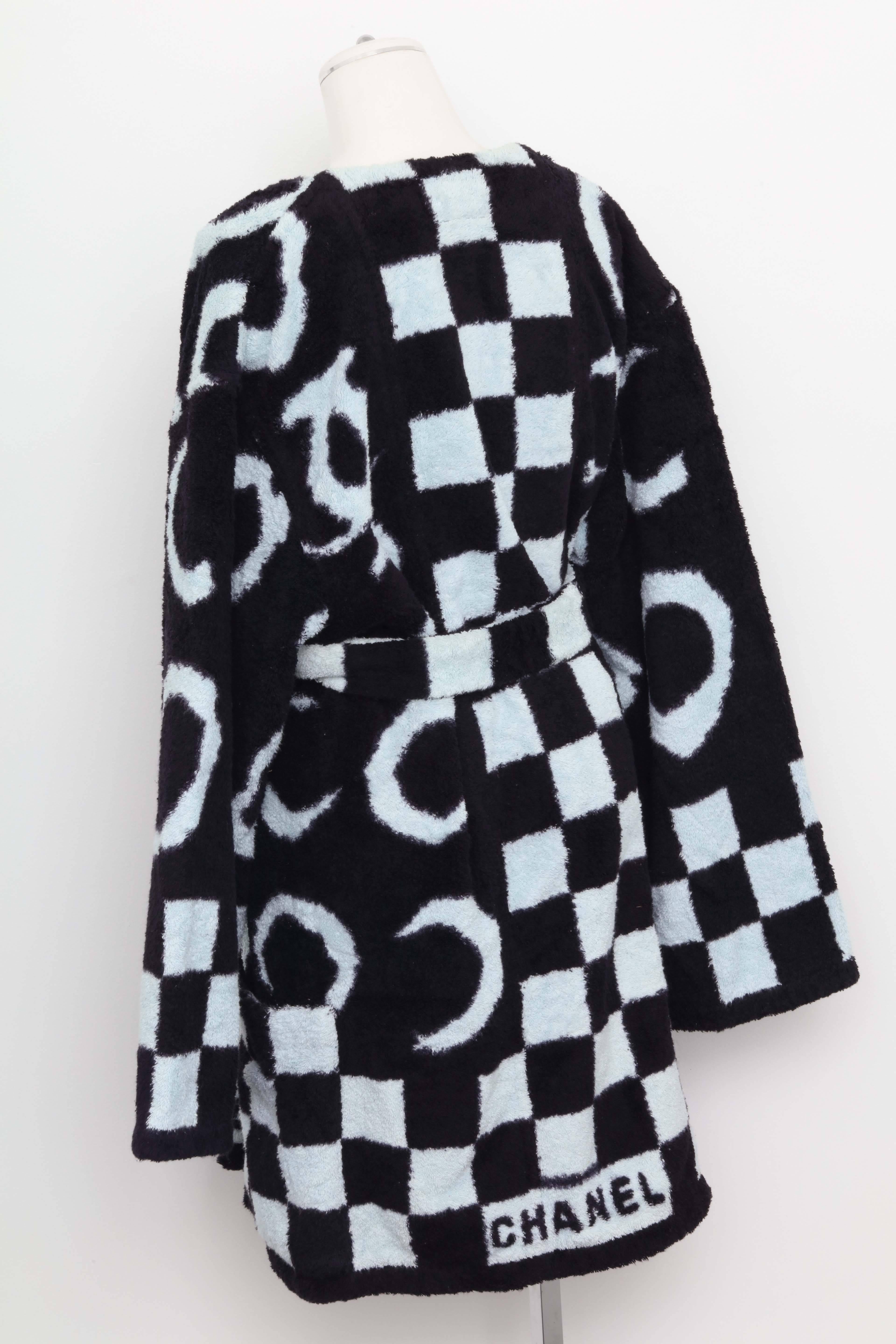 Very Rare Chanel Terry Bath Robe with Iconic CC In Good Condition In Chicago, IL