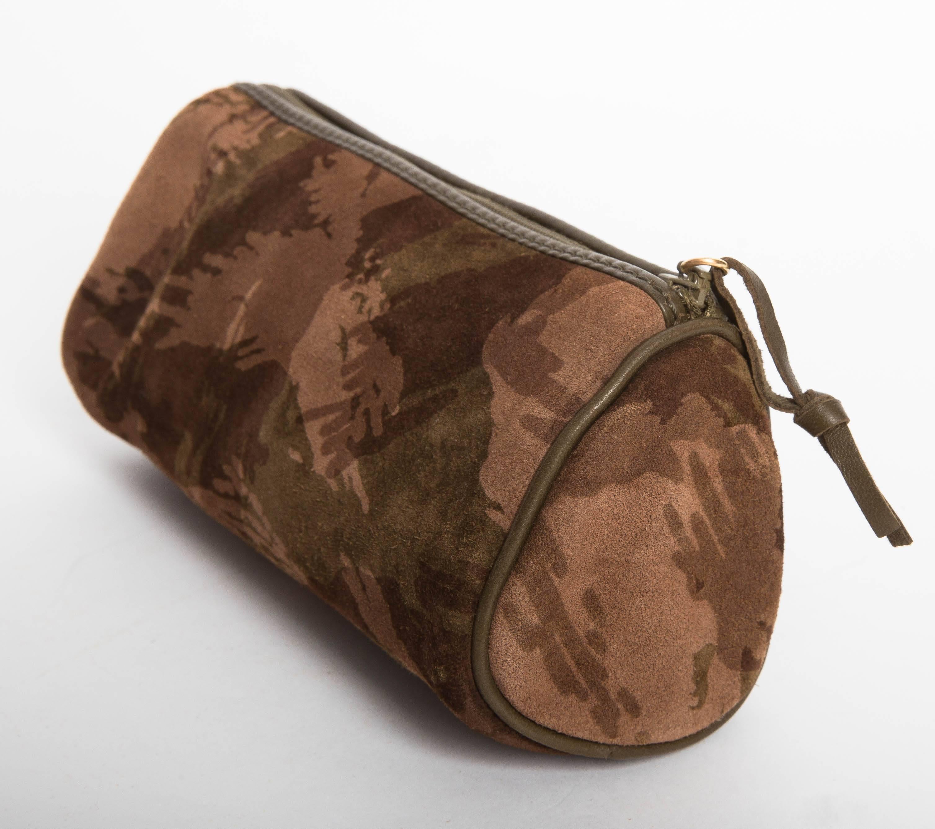 Great Bottega Veneta Camouflate Suede Makeup Bag. Lined in leather, there are some marks to the interior. The exterior is in excellent condition. 
