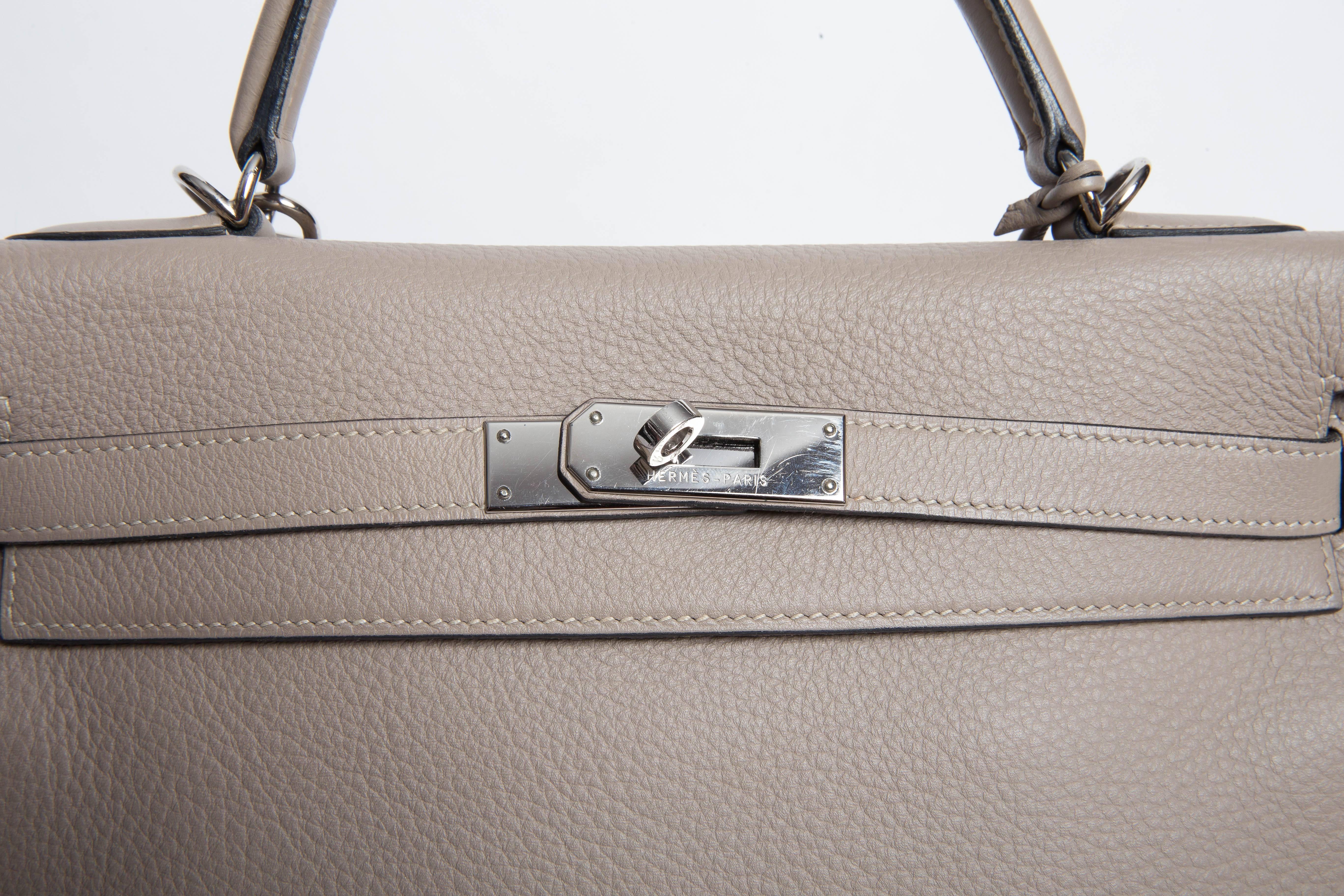 Hermes Etoupe Clemence Leather Palladium Hardware Kelly Bag In Excellent Condition For Sale In Westhampton Beach, NY