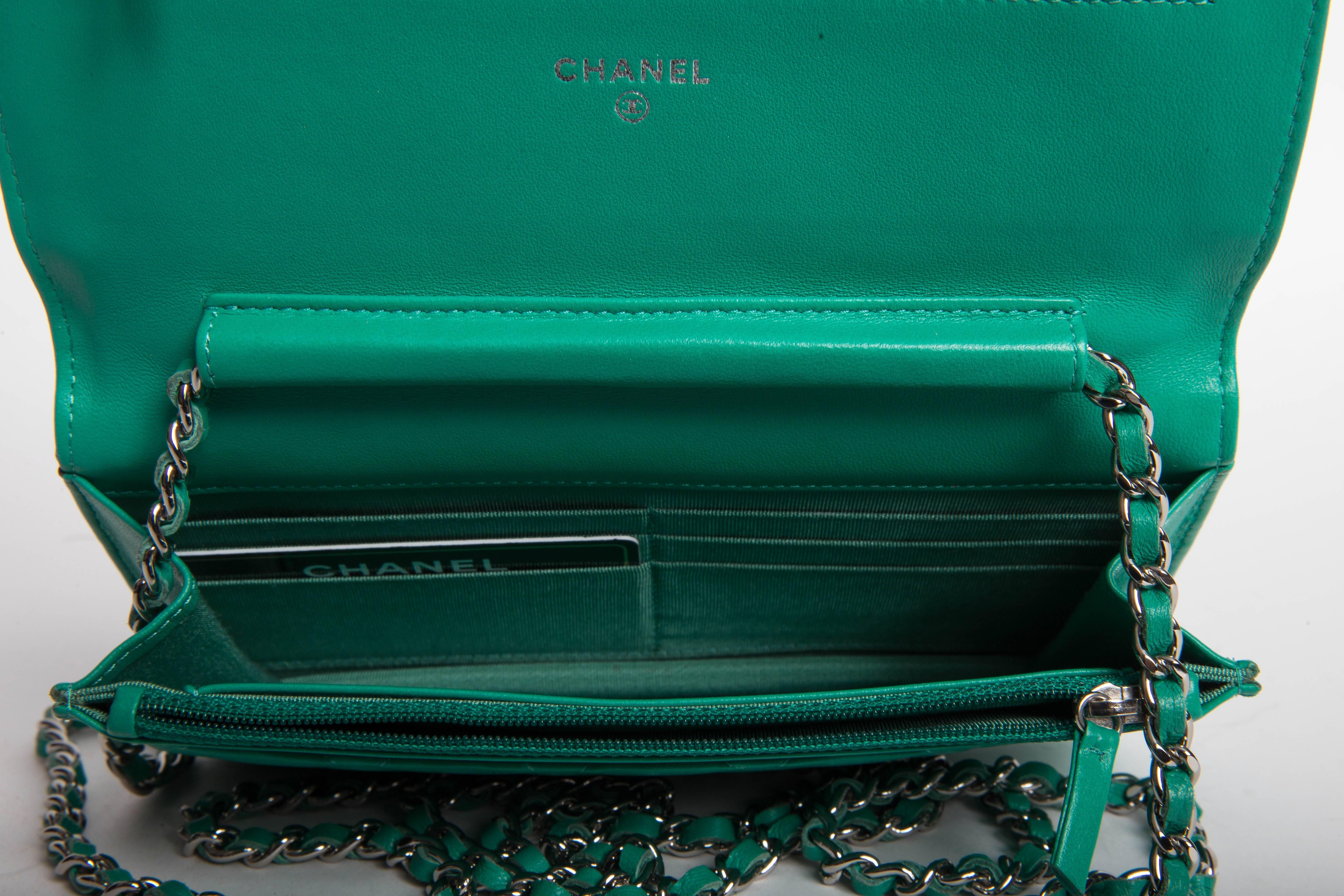 Chanel Green Leather Wallet on a Chain with Silver Hardware 5