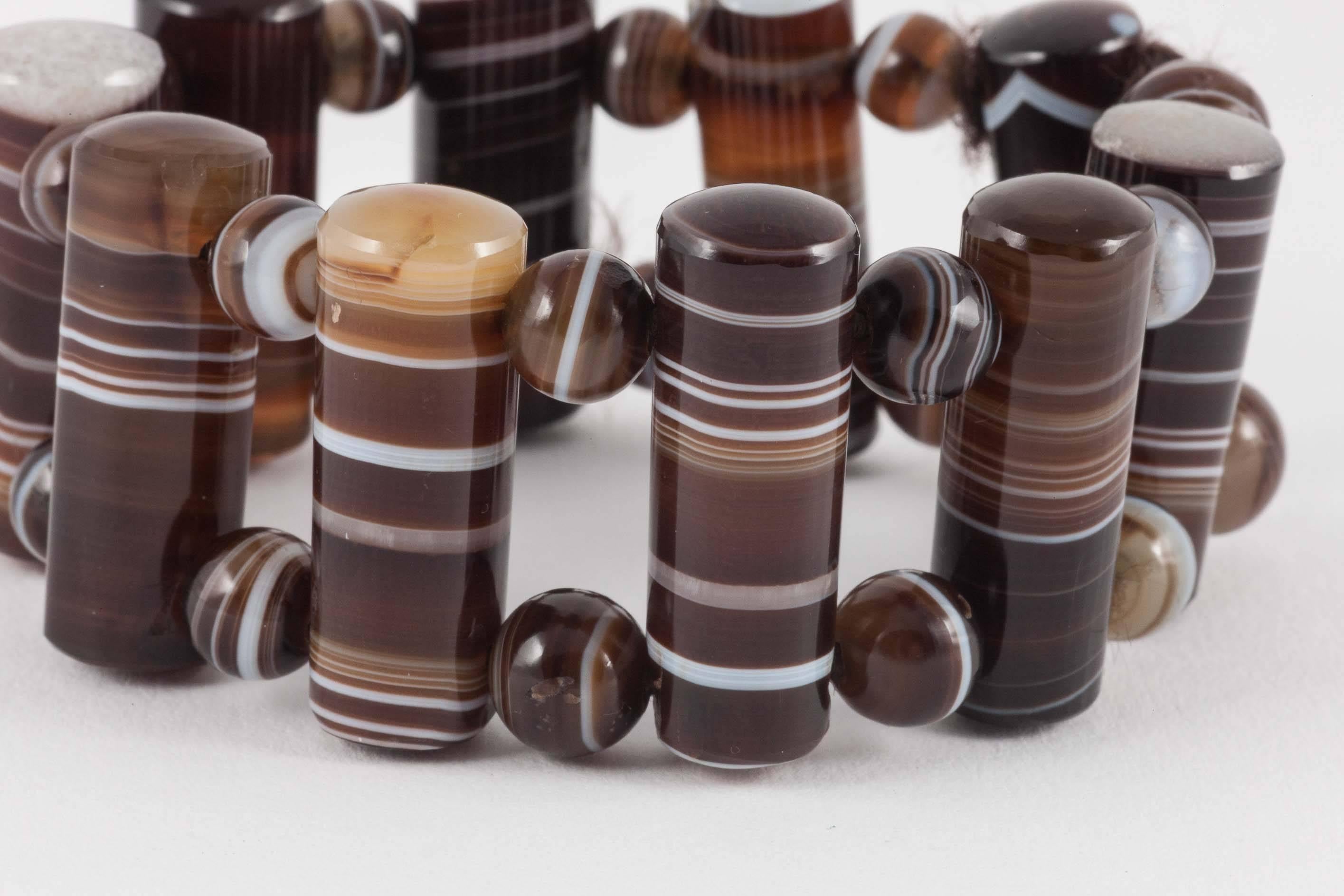 Victorian banded agate cylinder and bead bracelet In Good Condition In Greyabbey, County Down