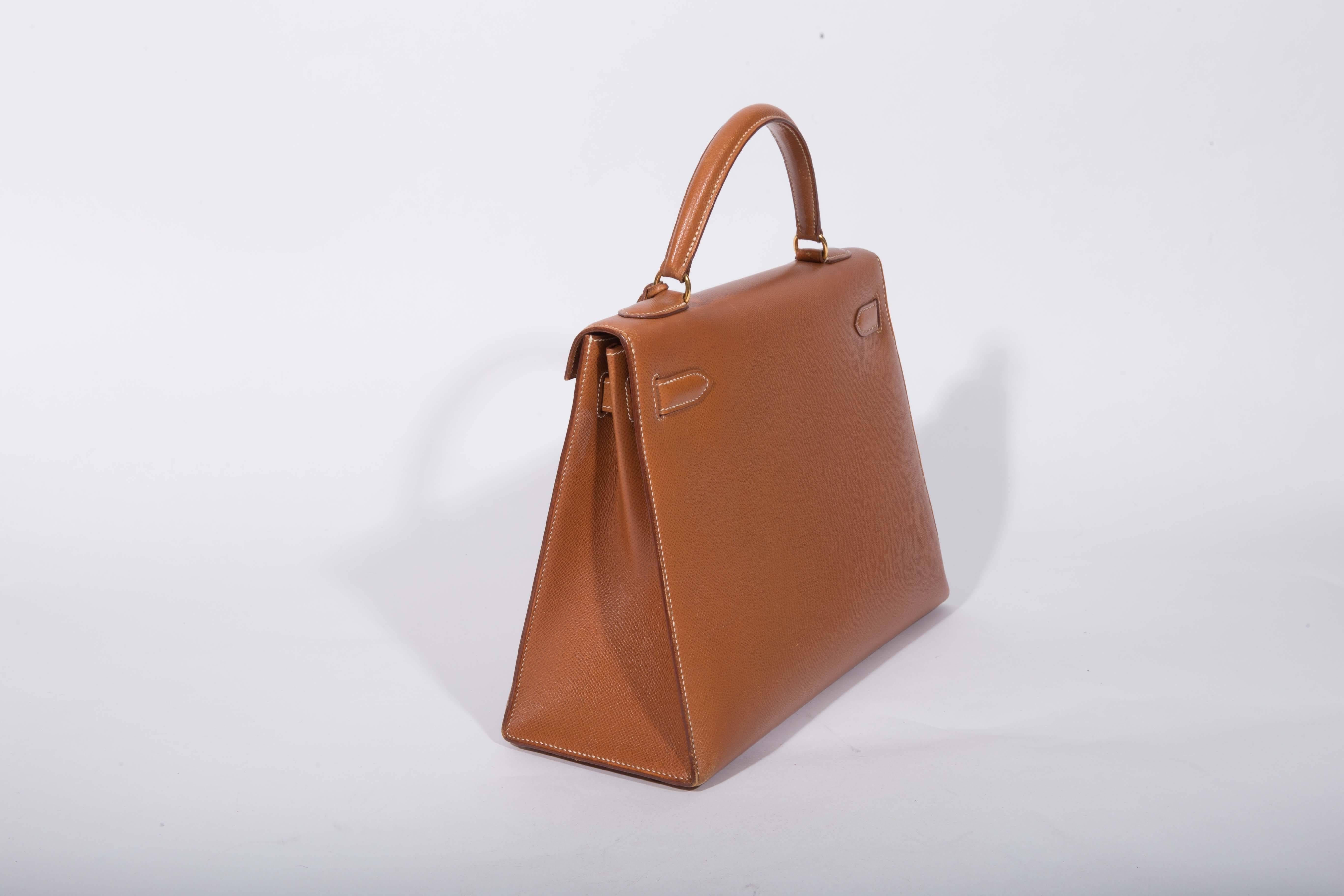 Hermes 32cm Gold Epsom Leather Kelly  with Gold Hardware In Good Condition In Westhampton Beach, NY