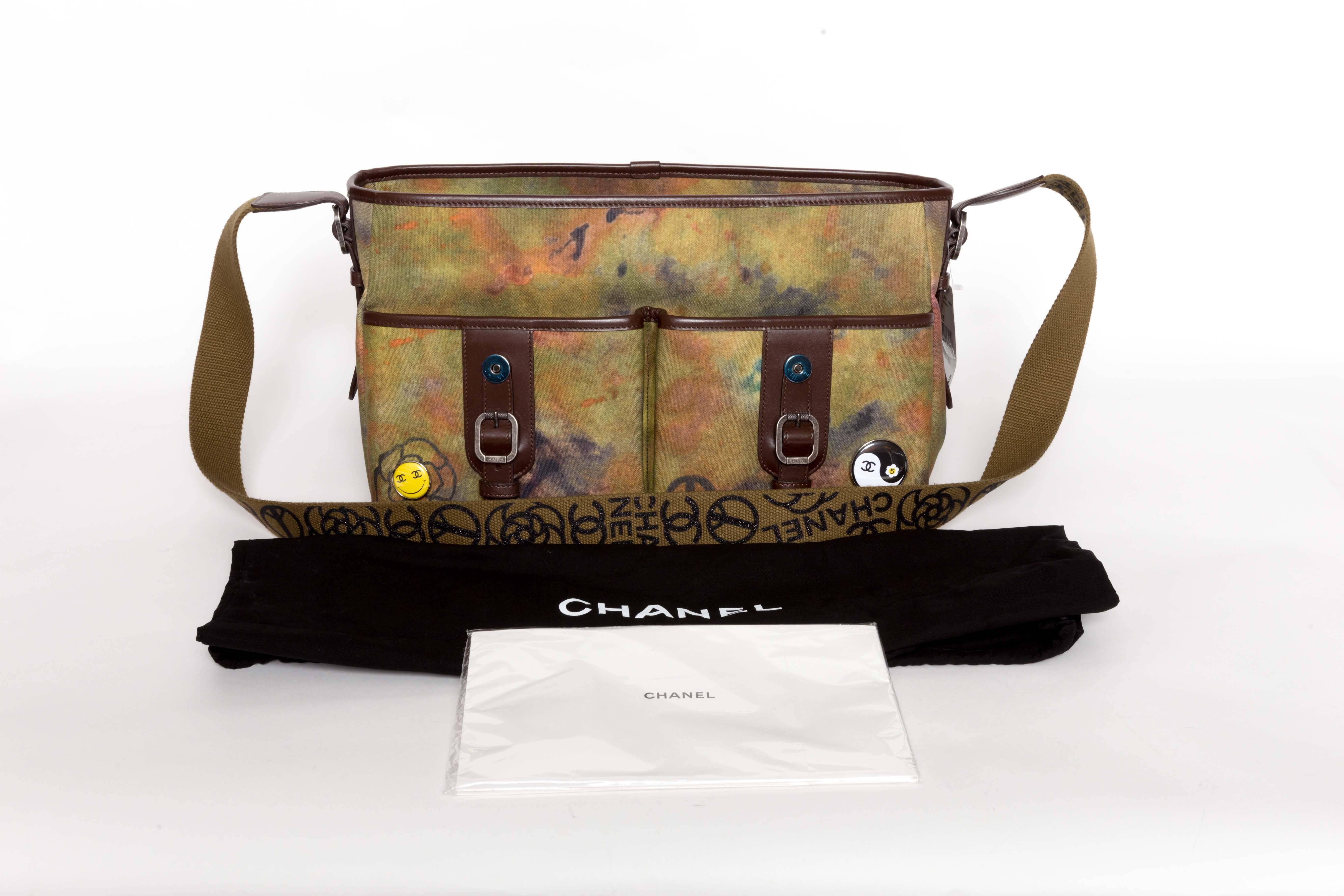 Chanel Graffiti Messenger In New Condition In Westhampton Beach, NY