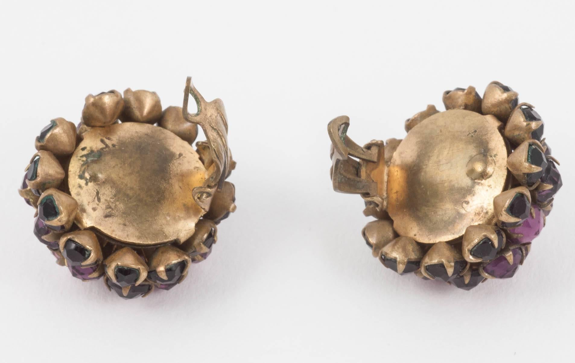 Der facettierte Kabuchonkragen aus Amethystglas und die passenden Ohrringe sind beigefügt. Lanvin, 1920er Jahre im Angebot 4