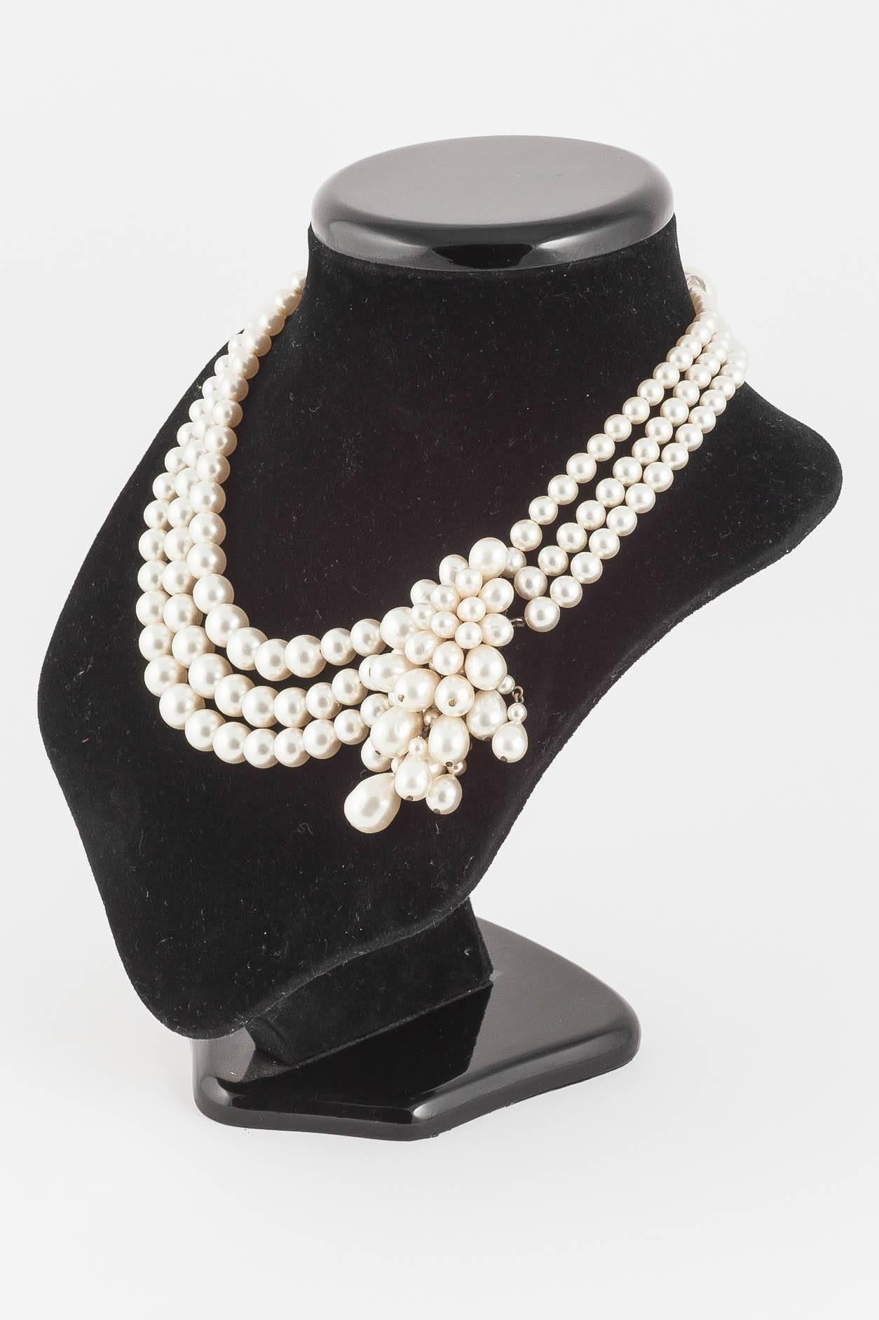 Louis Rousselet three row baroque pearl necklace with matching earrings, 1950s In Excellent Condition In Greyabbey, County Down