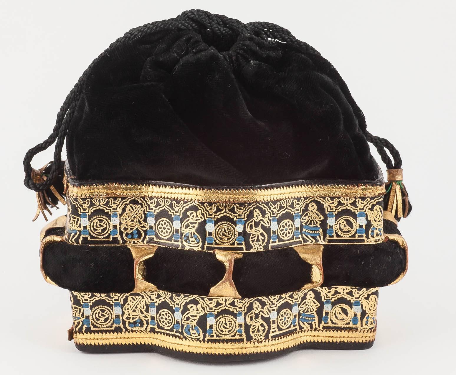 Velvet and stamped leather evening bag, 1940s 1