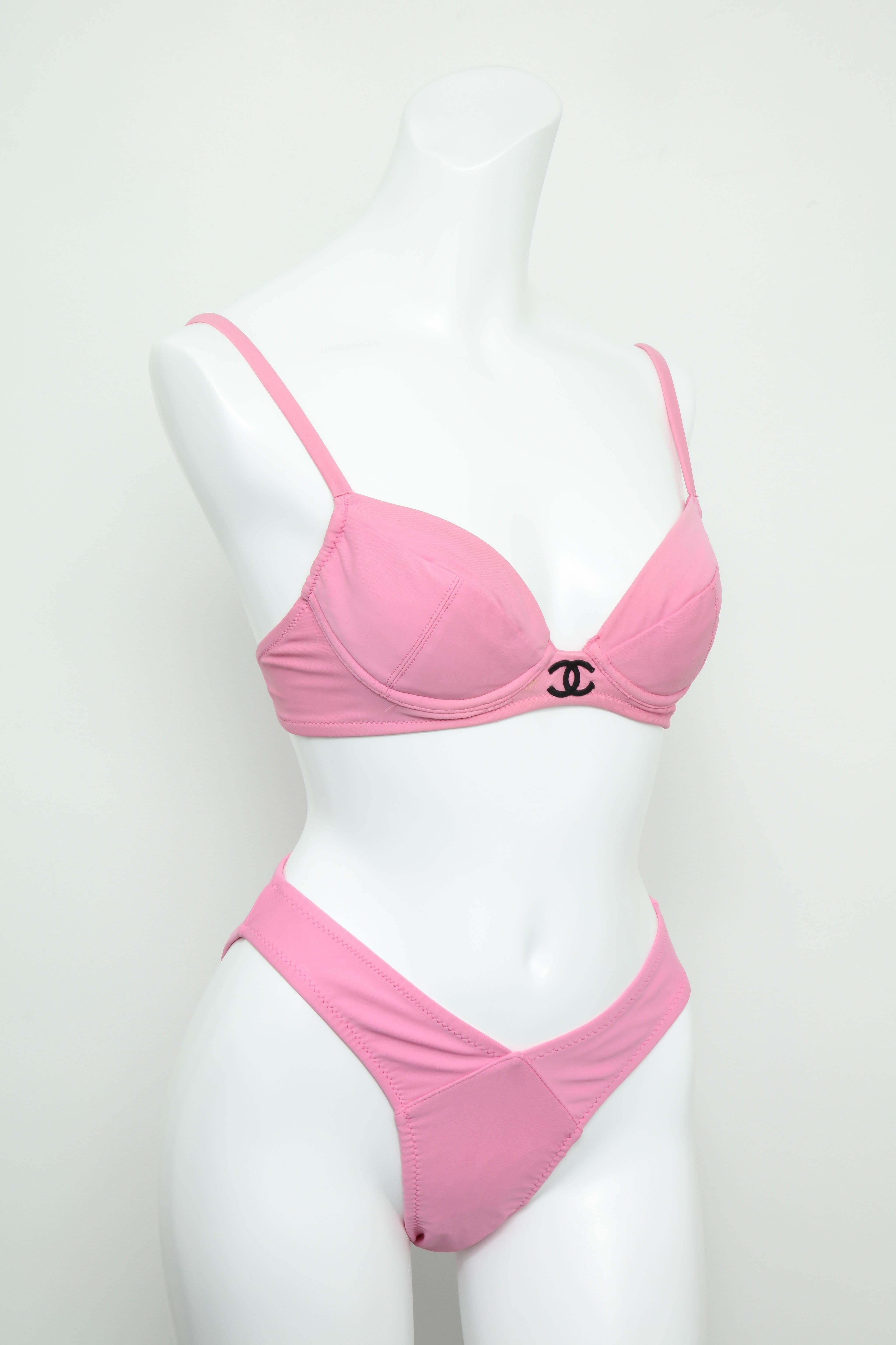 Extremely rare vintage Chanel pink bikini with CC logos. From 1995 spring collection.

Size: 38