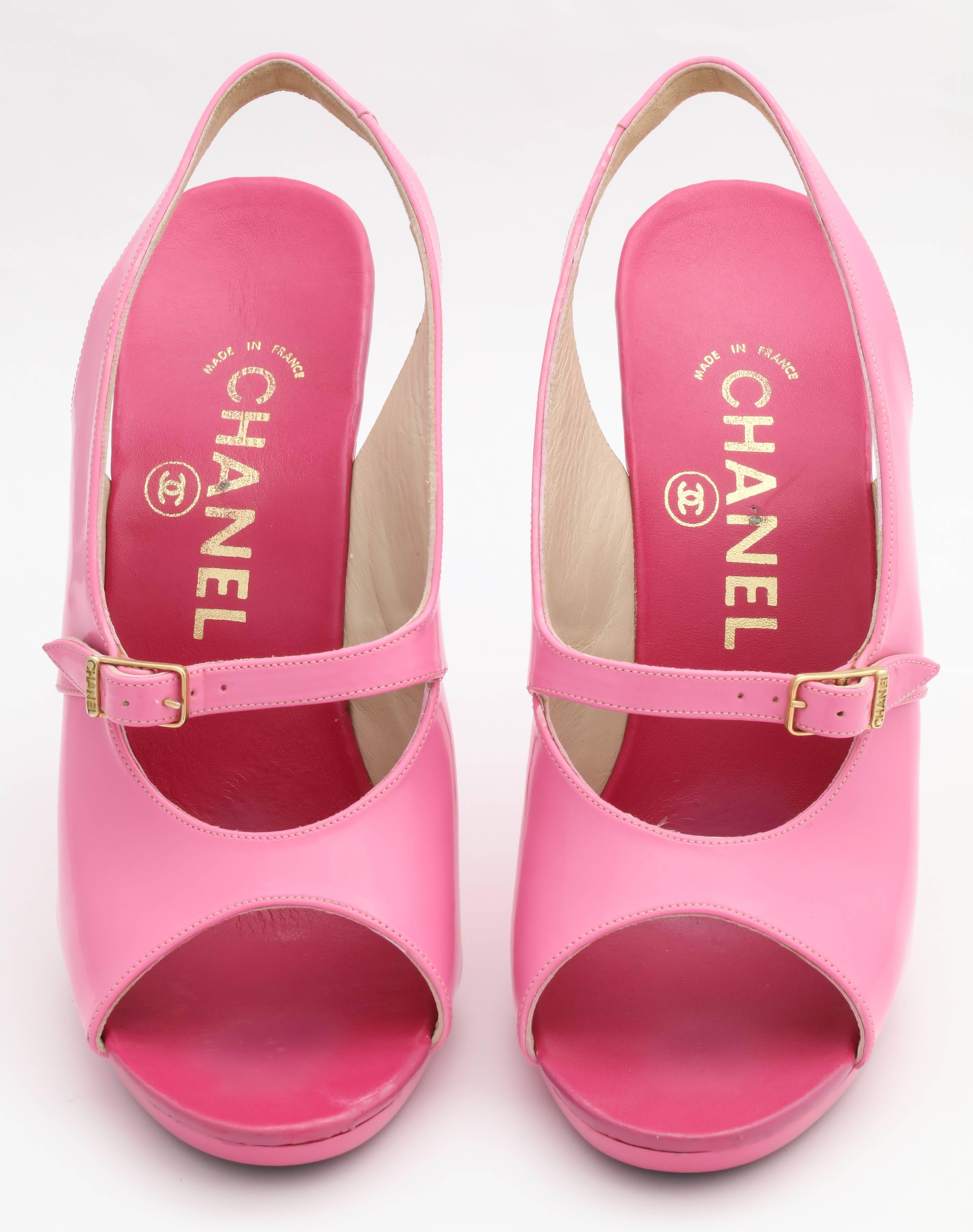 Chanel Vintage Pink Sandal Shoes, 1995  In New Condition In Chicago, IL