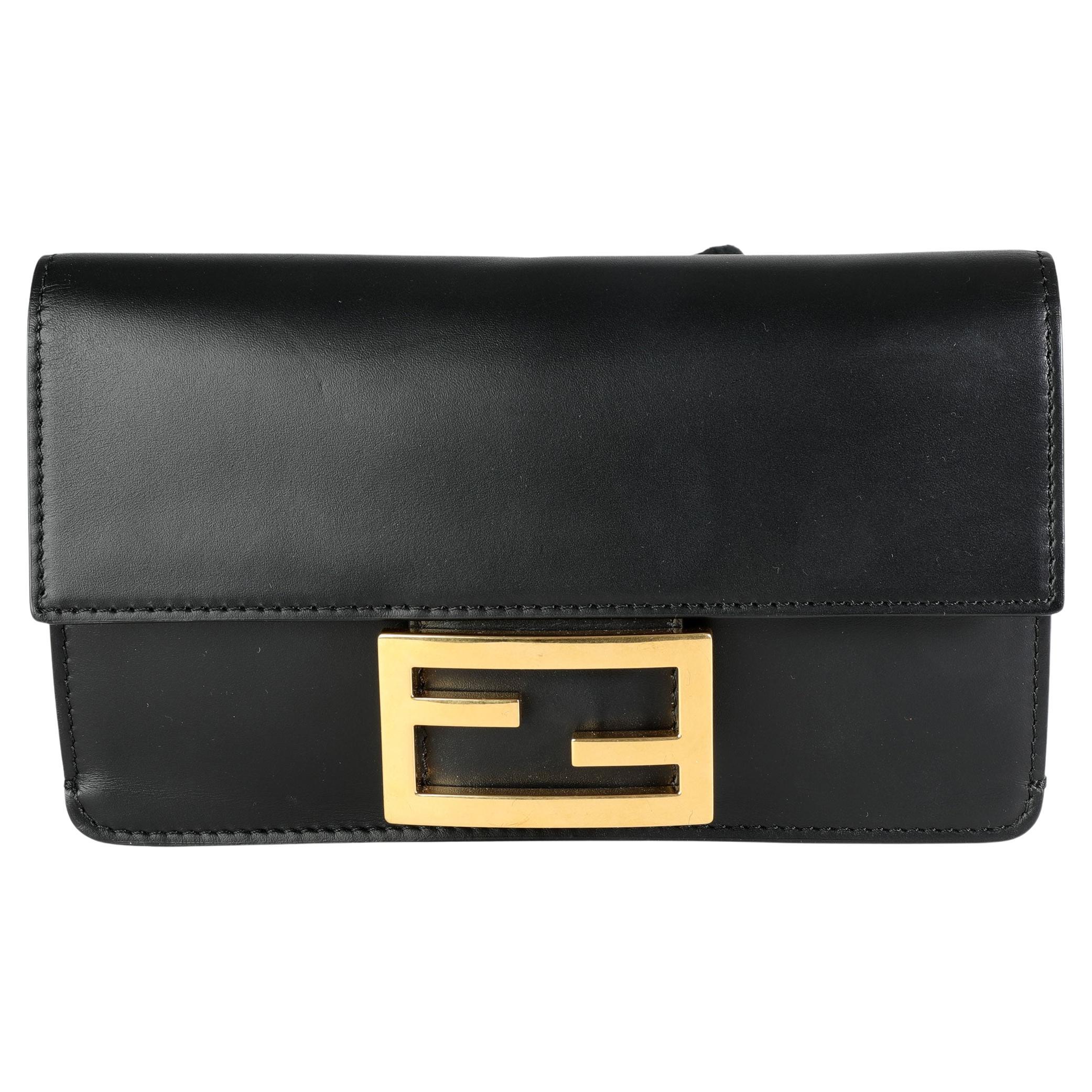 Fendi Mini Baguette piatta in pelle di vitello nera con cinturino nero "Strap You