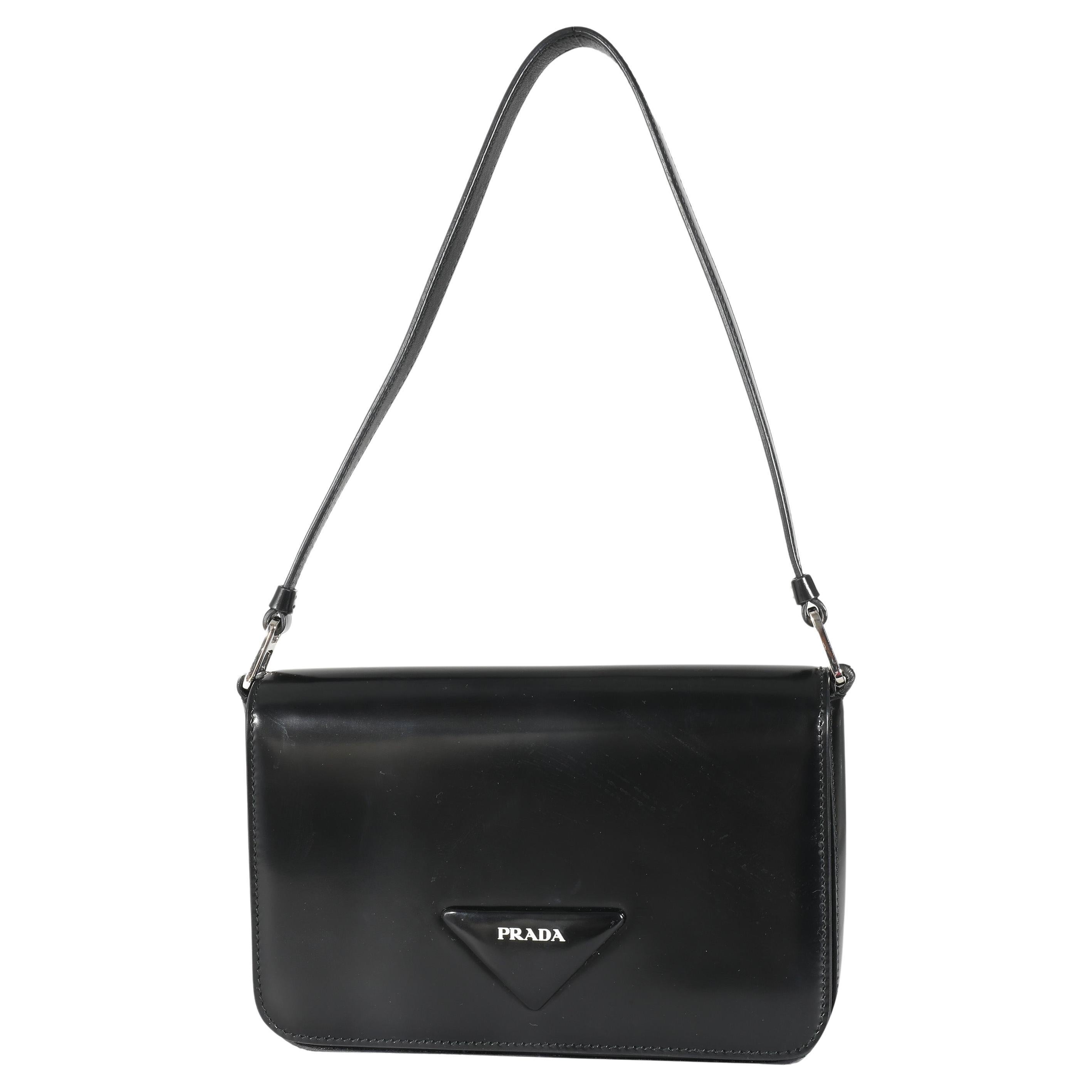 Prada Schwarze Umhängetasche aus gebürstetem Leder