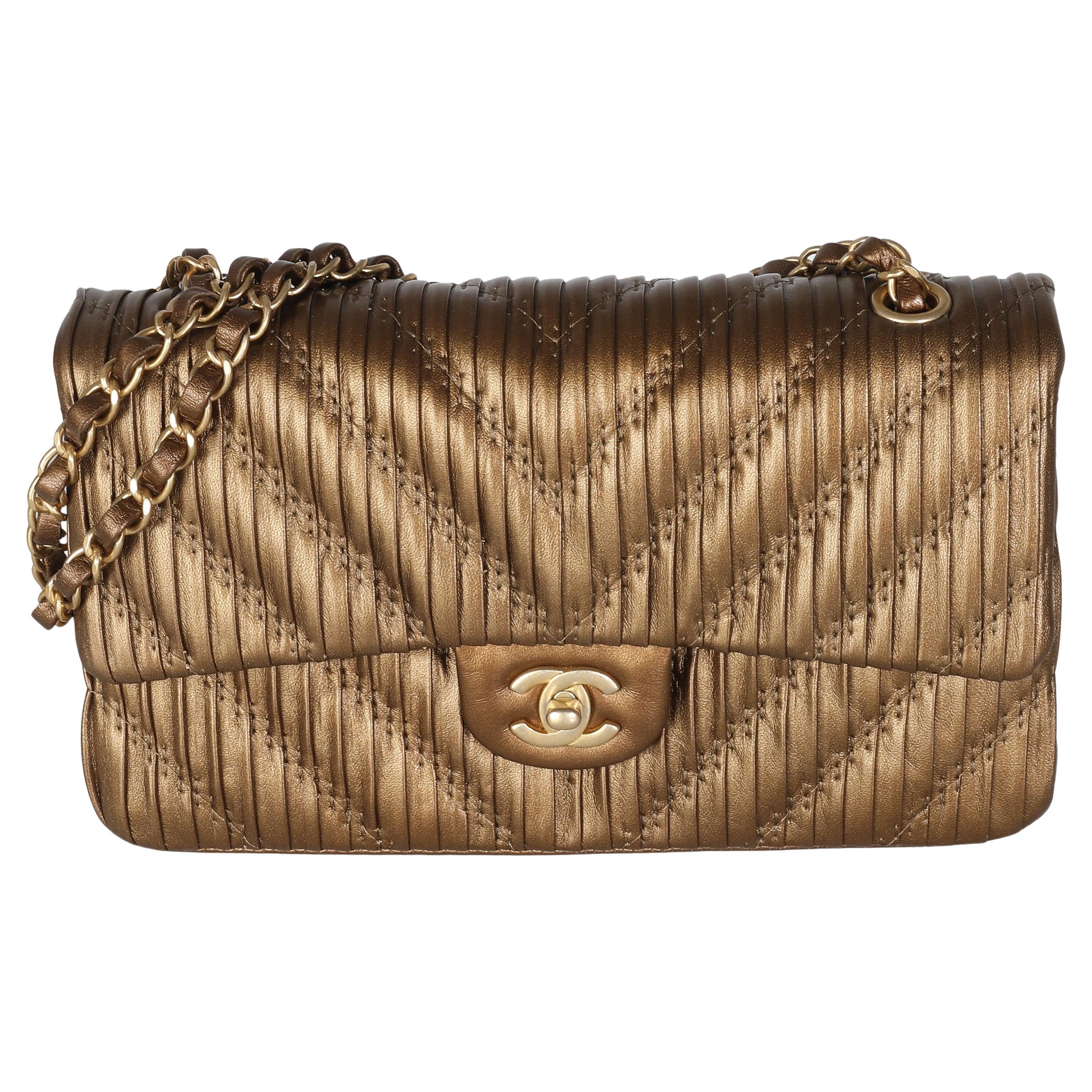 Chanel 18C Bronze Chevron Pleated Calfskin Medium Classic Double Flap Bag For Sale