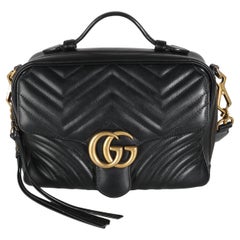 Gucci Borsa a manico superiore in pelle di vitello nera matelasse Sylvie Web Small GG Marmont