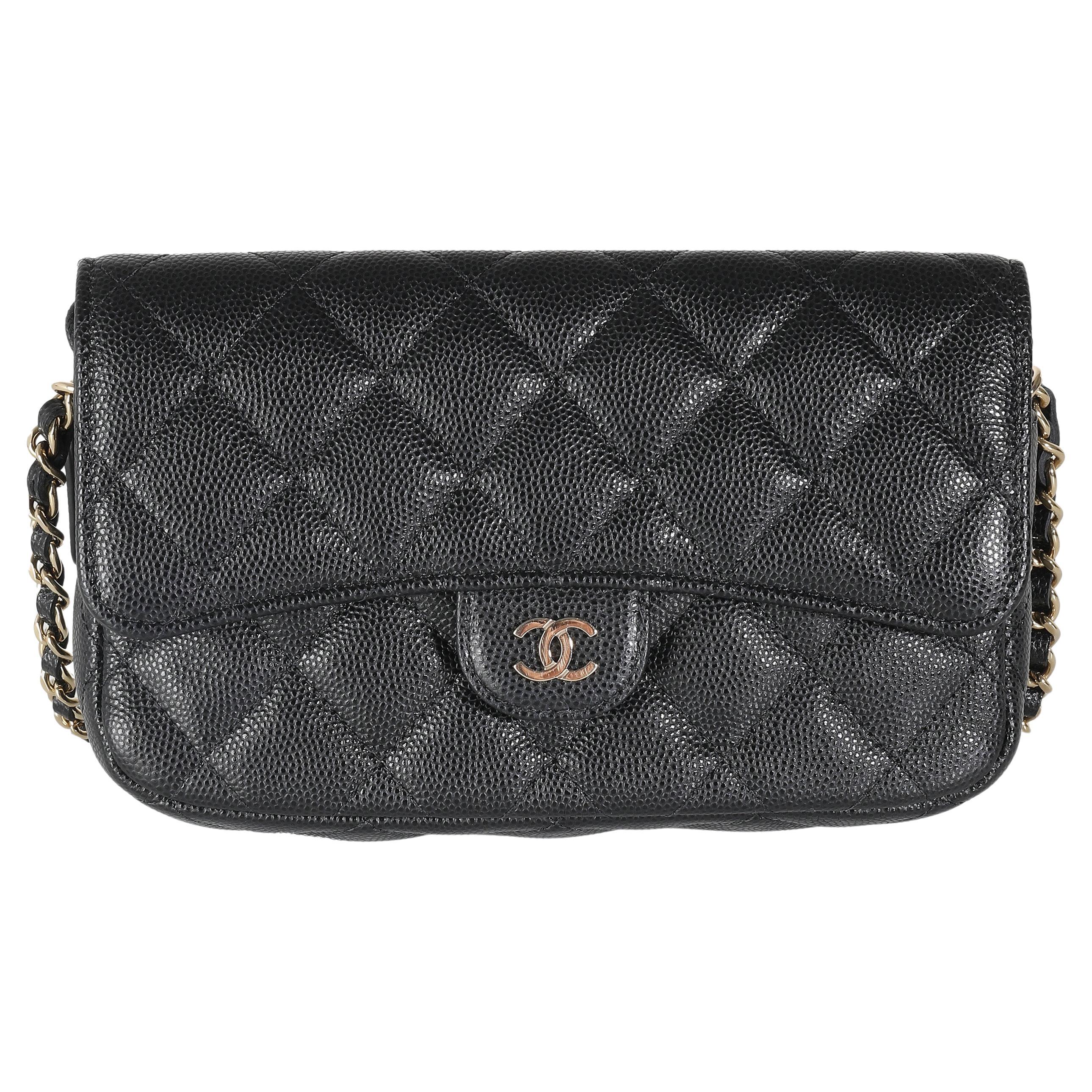 Chanel Schwarze gesteppte Kaviar- Telefonhandtasche mit Klappe und Kette