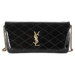 Saint Laurent Cartera de teléfono con cadena Gaby de charol negro