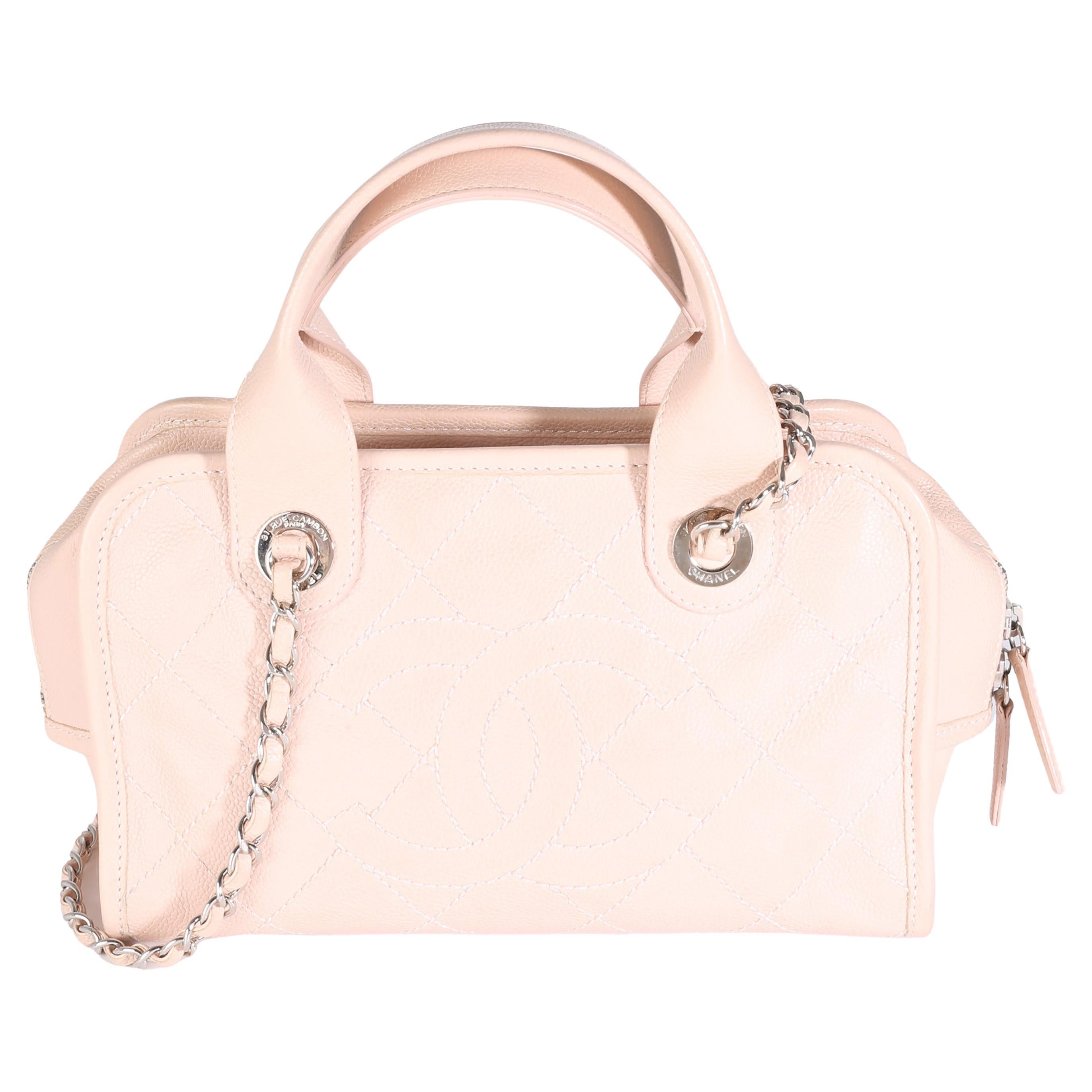 Chanel Rosa gesteppte Deauville Bowlinghandtasche in Kaviar