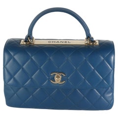Chanel Marineblaue gesteppte Lammfell Medium Trendy Top Handle Bag