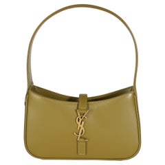 Saint Laurent Mini Le 5 À 7 Hobo in pelle di vitello liscia di Oliver