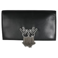 Chanel - Pochette à rabat en cuir d'agneau noir et cristal Peace Sign Emoji