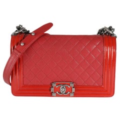 Chanel Rote gesteppte Medium Boy Bag aus Ziegenleder