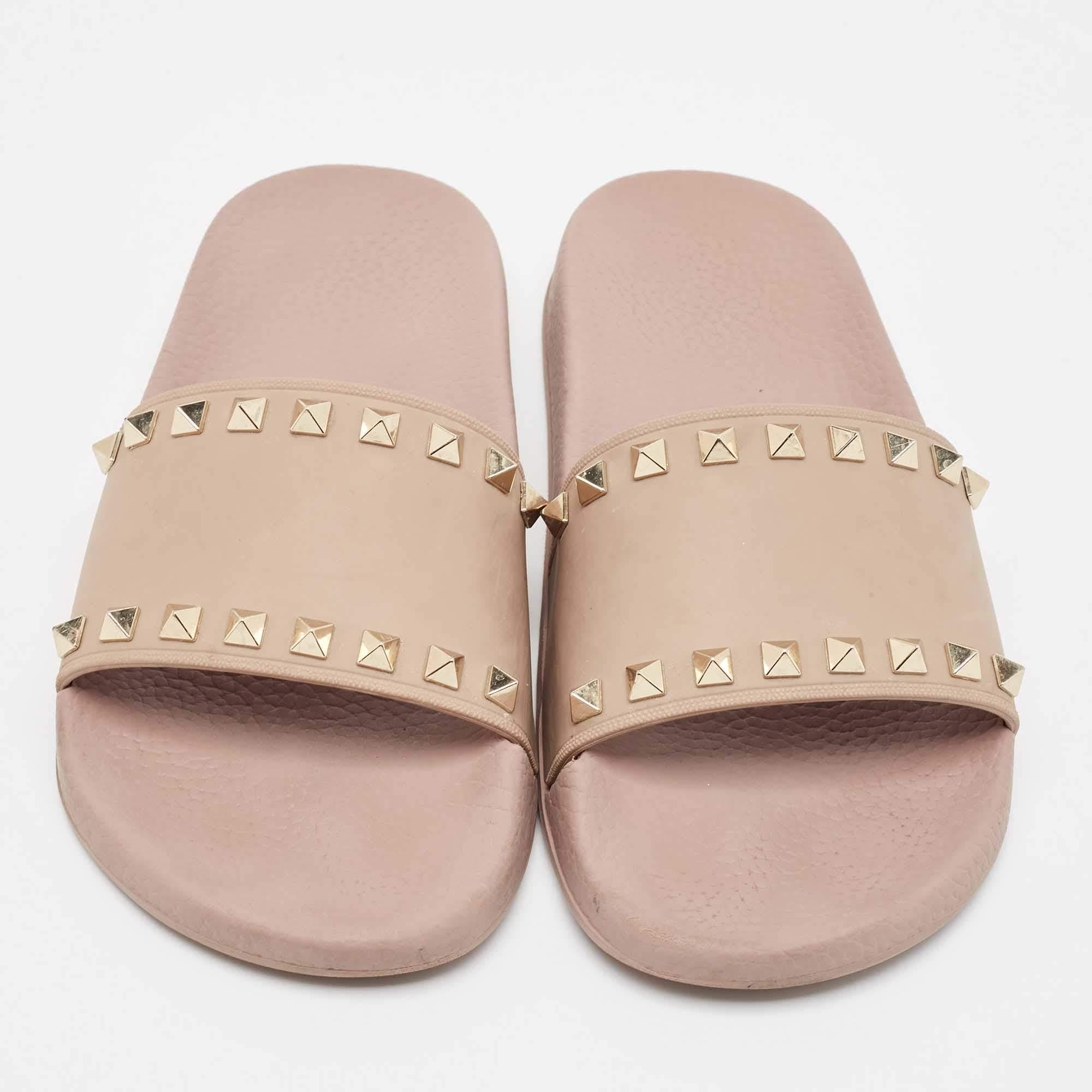 Marrone Valentino - Scivoli Rockstud in gomma rosa polveroso taglia 38 in vendita