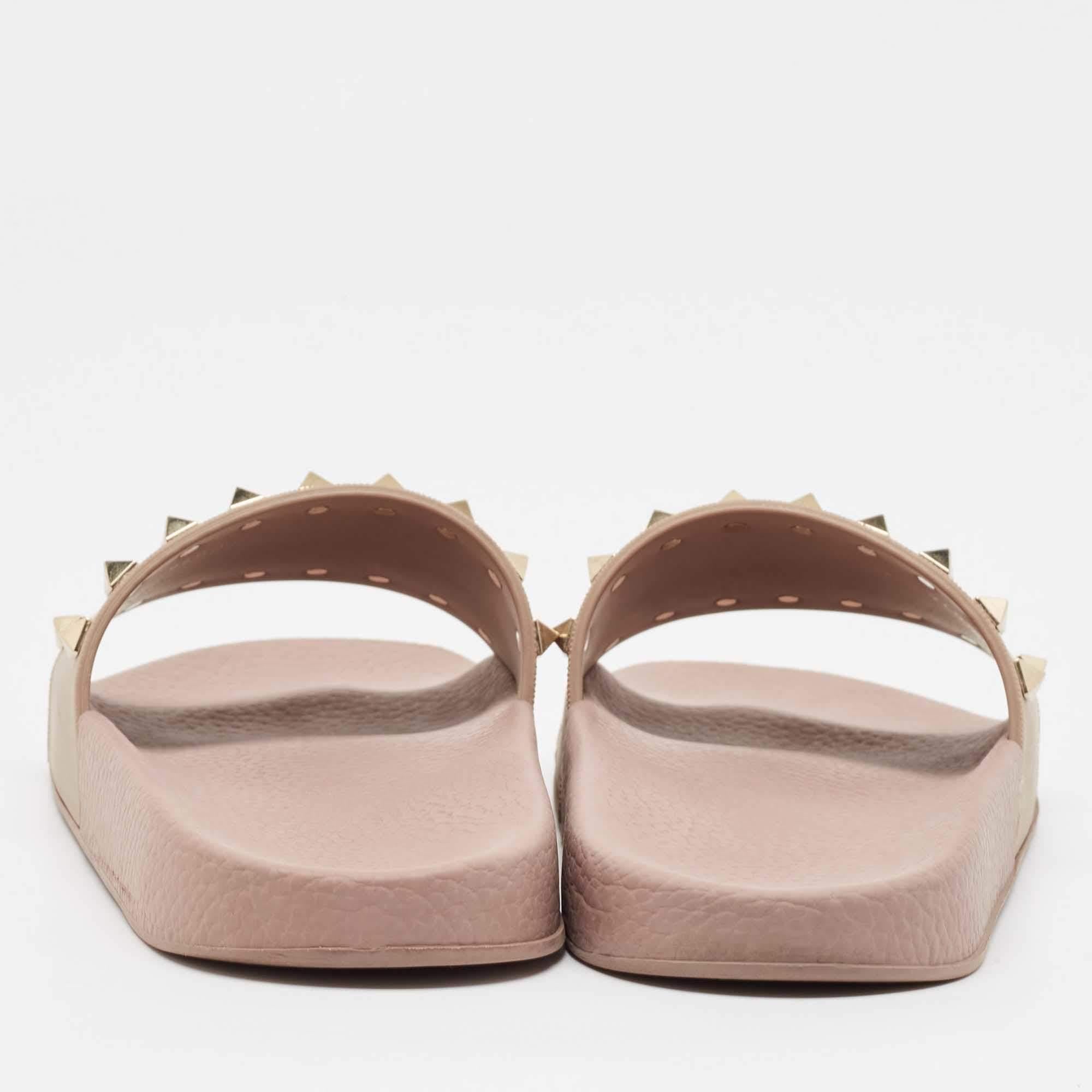 Donna Valentino - Scivoli Rockstud in gomma rosa polveroso taglia 38 in vendita
