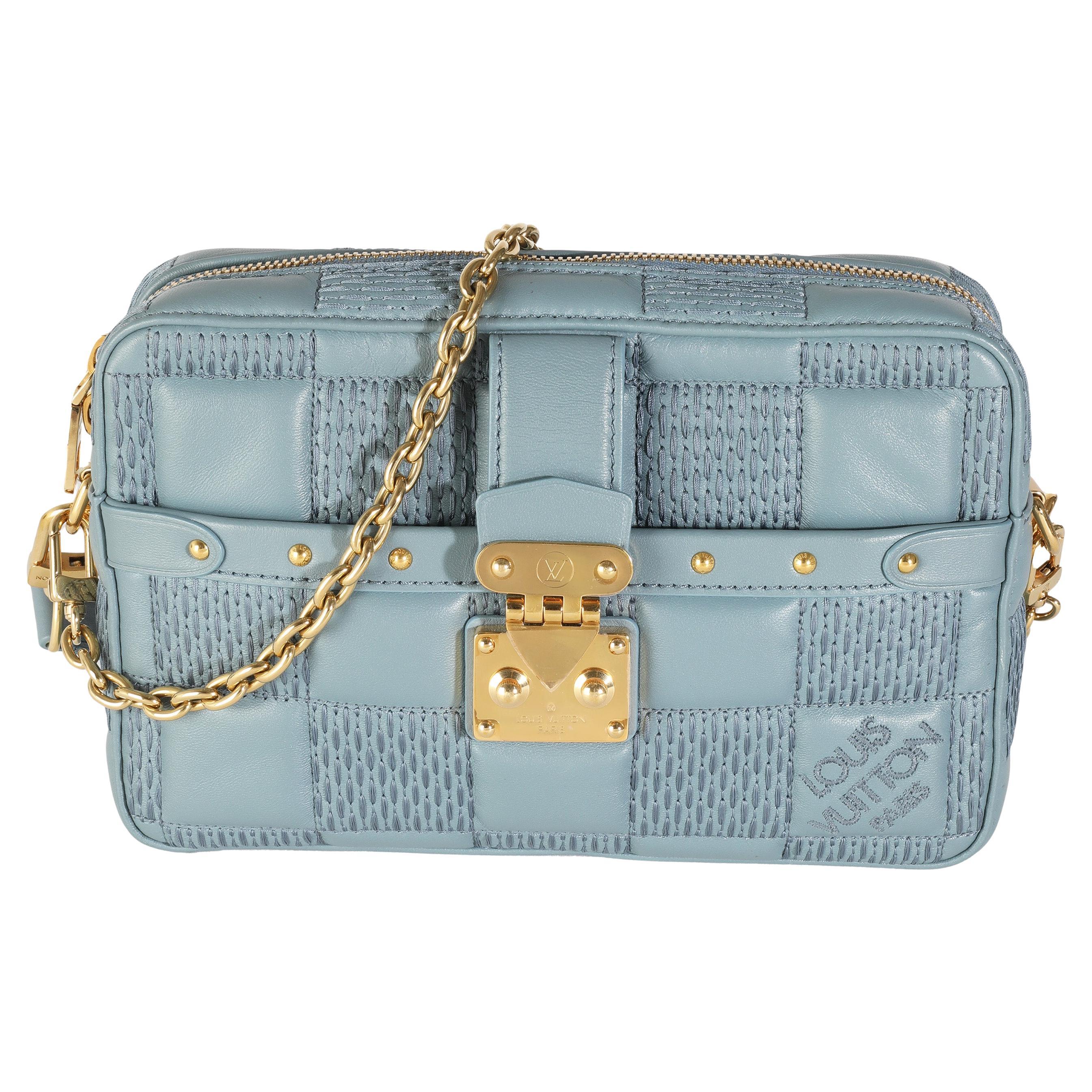 Louis Vuitton Glacier Gestepptes Damier Lammfell Troca PM im Angebot