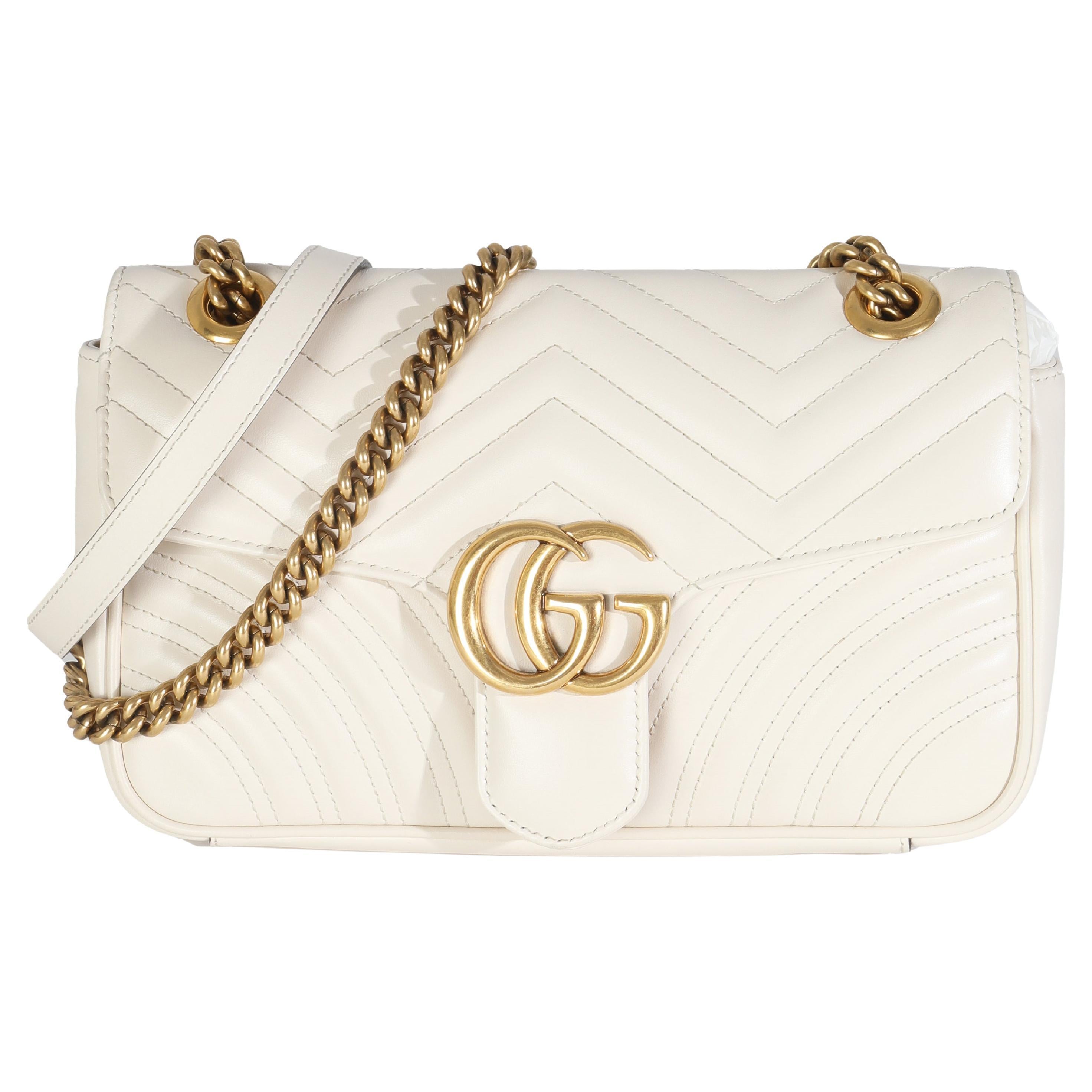 Gucci Borsa Marmont piccola in pelle di vitello matelassé bianca GG