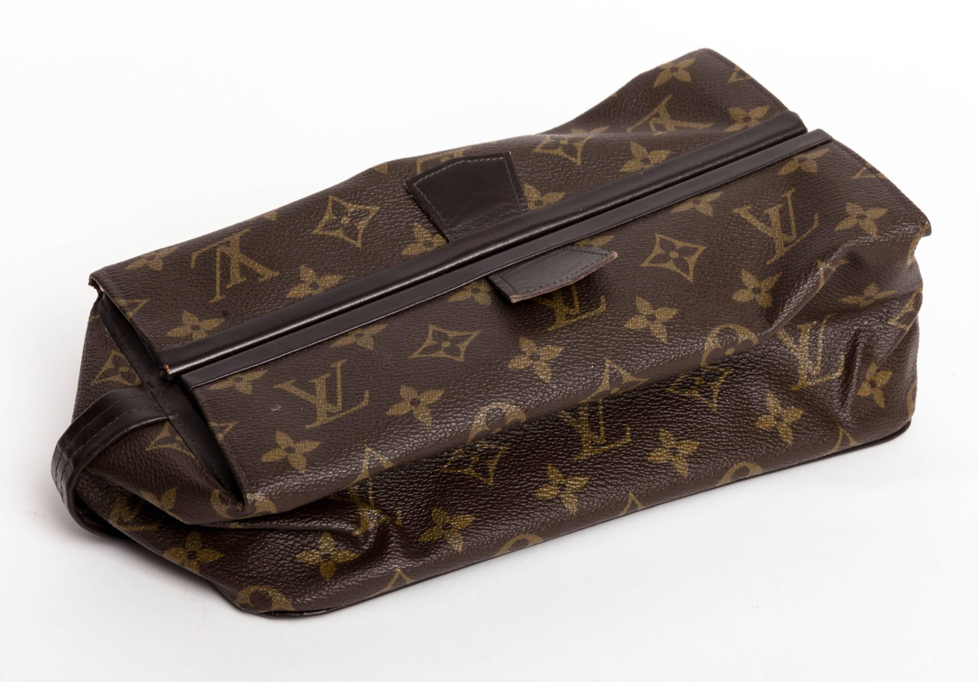 Vintage Louis Vuitton Dopp Kit In Good Condition In Westhampton Beach, NY