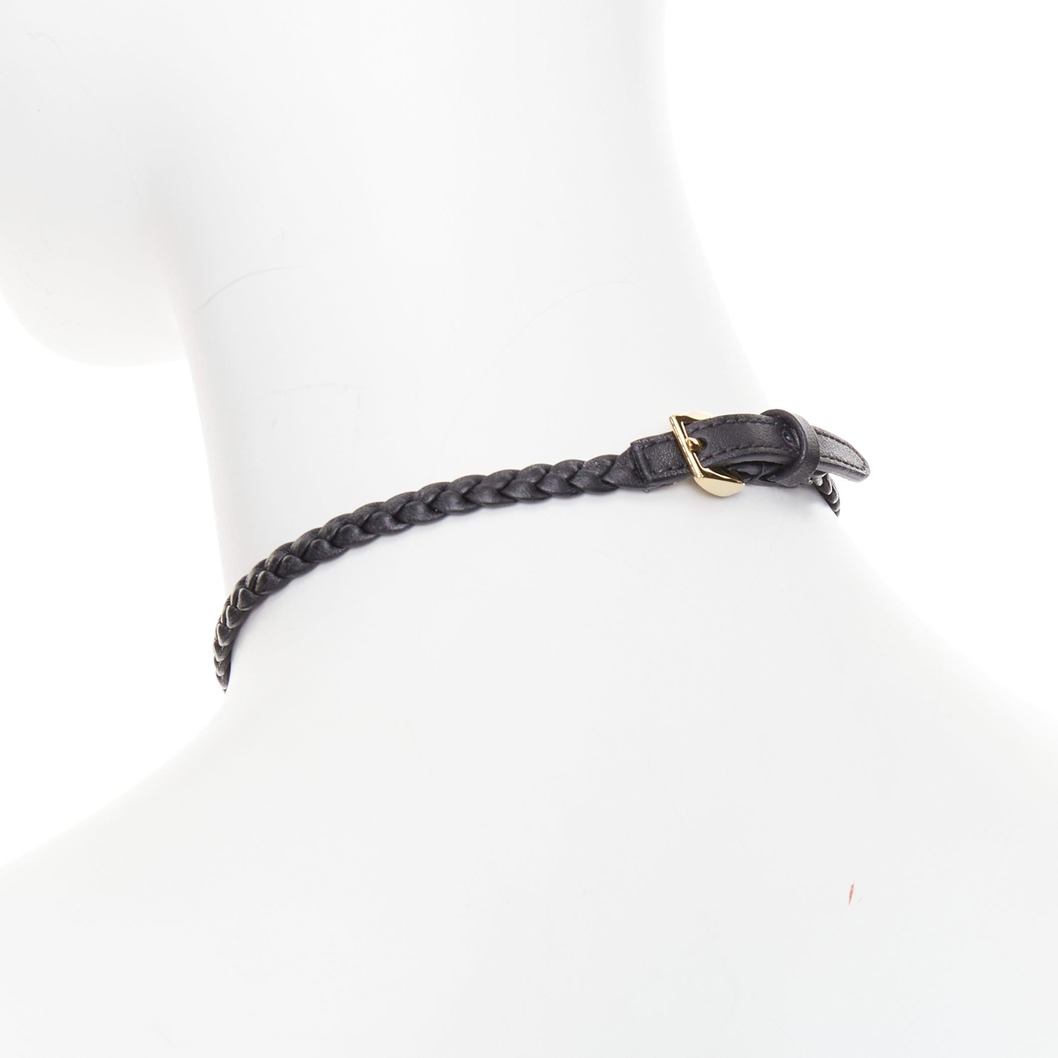 Gucci collana a girocollo in pelle di vitello intrecciata nera con logo in tonalità oro in vendita 2