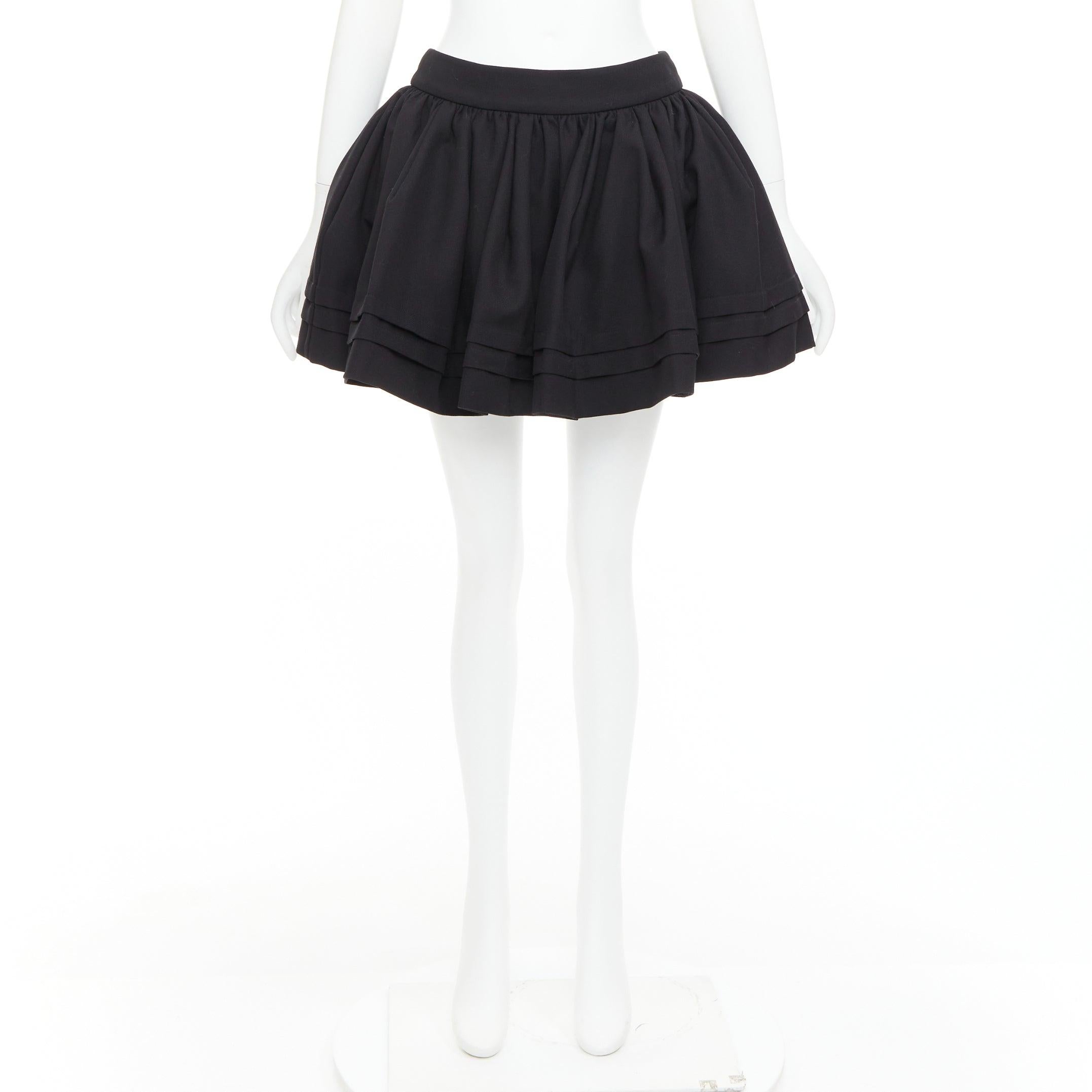 SHUSHU TONG Gonna svasata in lana e seta nera con tulle rigido foderato UK6 XS in vendita 4