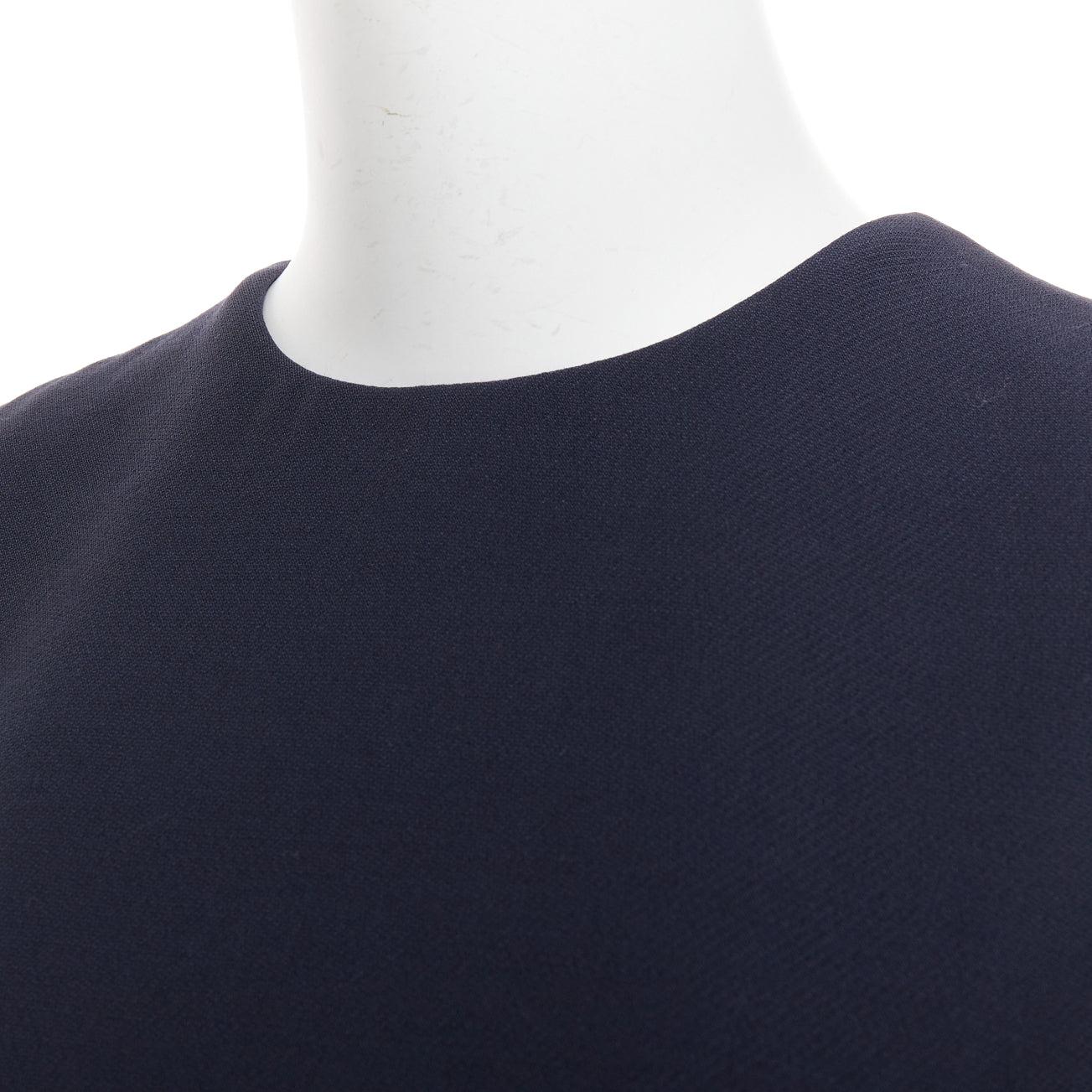 CHRISTIAN DIOR - Robe Aline sans manches en laine à poches à rabats et à fentes, FR34 XS en vente 2