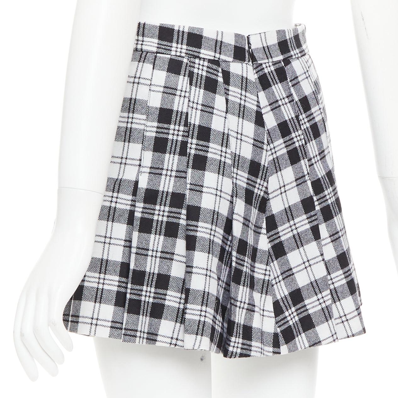 RED VALENTINO mini skort in tartan a quadri in 100% lana vergine IT38 XS in vendita 2