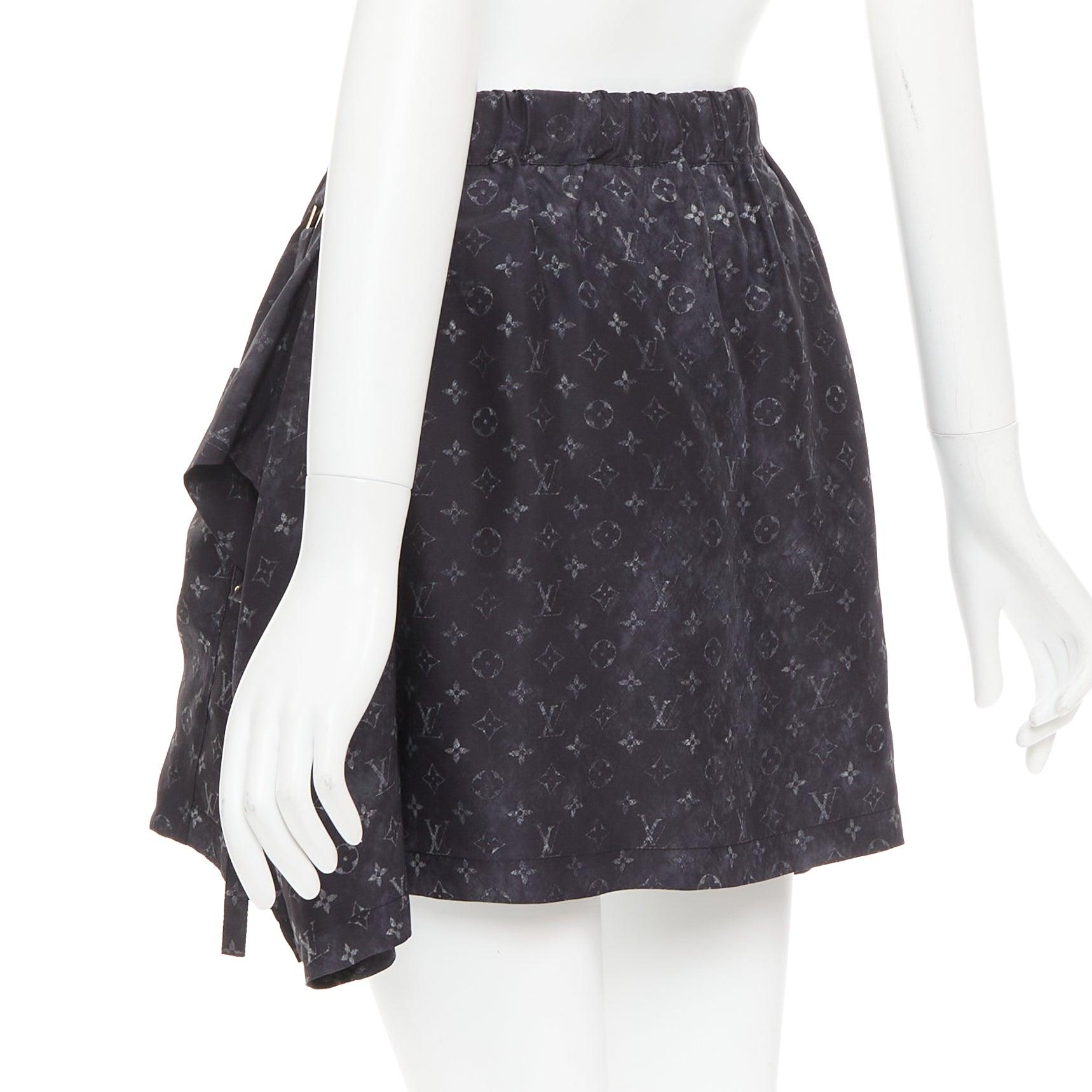 LOUIS VUITTON Monogram Cloud Pocket grau 100% Seide ausgestellter Minirock FR34 XS im Angebot 1
