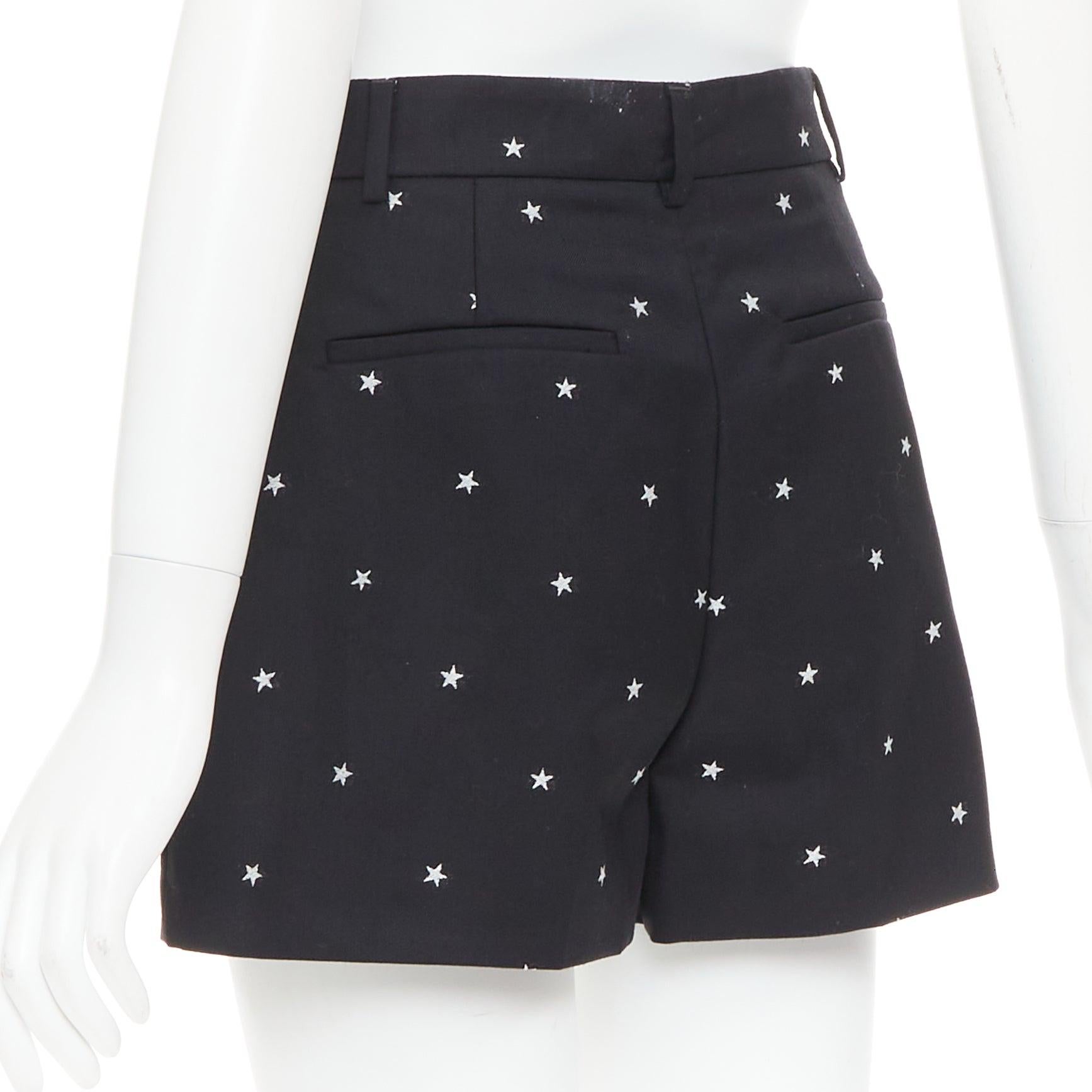 RED VALENTINO mini pantaloncini in misto lana con intarsio di stelle bianche e nere IT38 XS in vendita 2