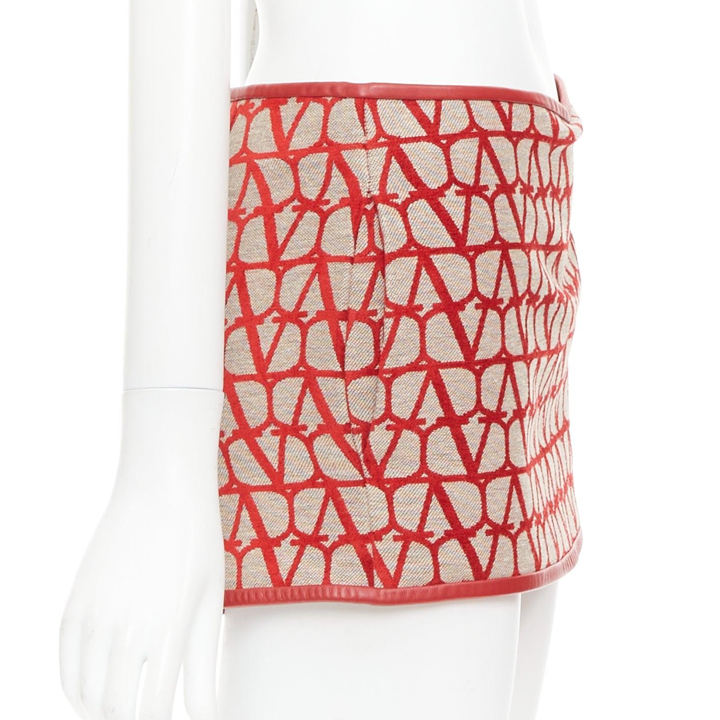 VALENTINO Toile Iconographe rot beige Logo-Lederbesatz Mini-Skort IT38 XS Damen im Angebot