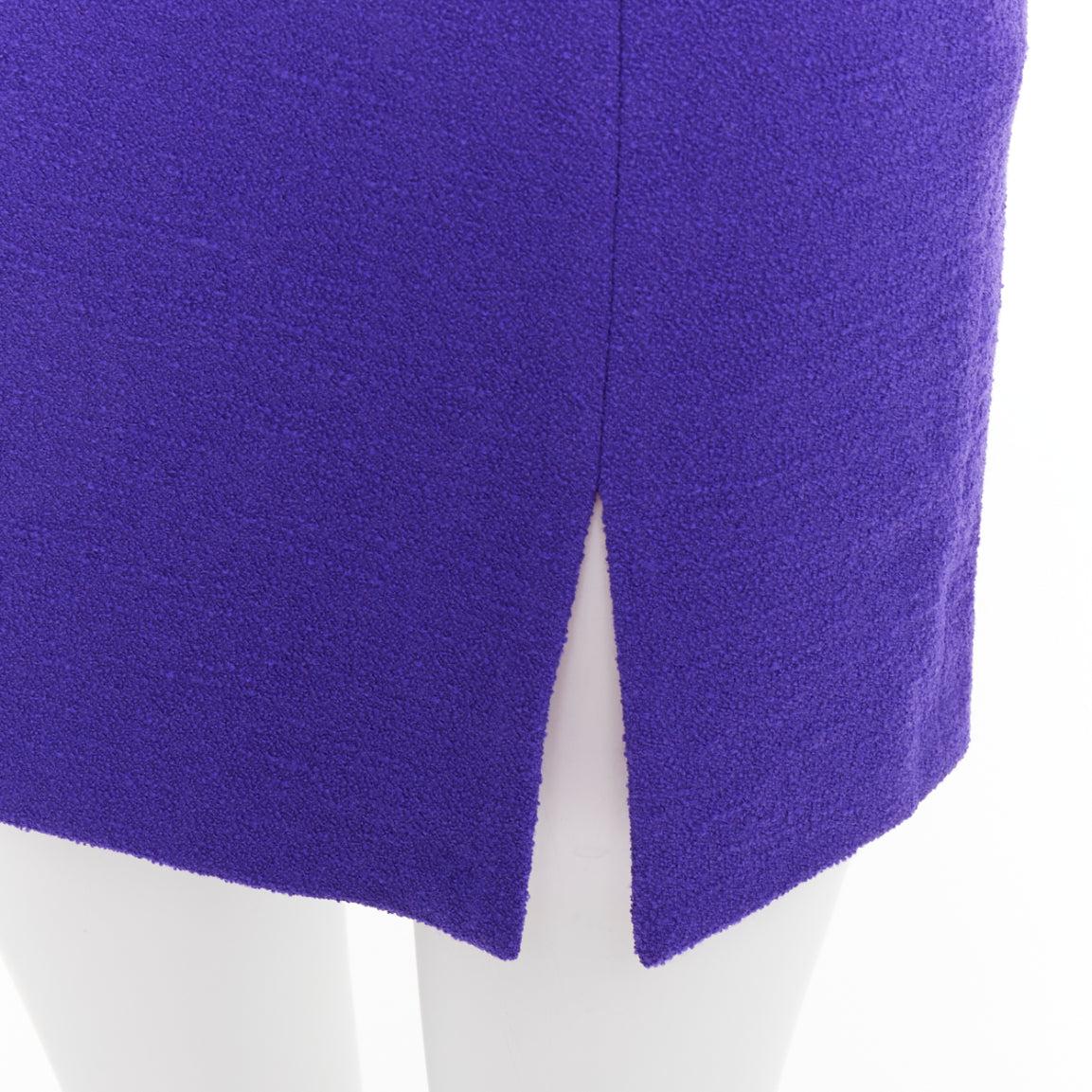 Alessandra Rich, minigonna in lana vergine viola reale con spacco frontale IT38 XS
Riferimento: AAWC/A01463
Marchio: Alessandra Rich
Materiale: Lana vergine, misto
Colore: viola
Modello: Tinta unita
Chiusura: zip
Fodera: Tessuto viola
Dettagli
