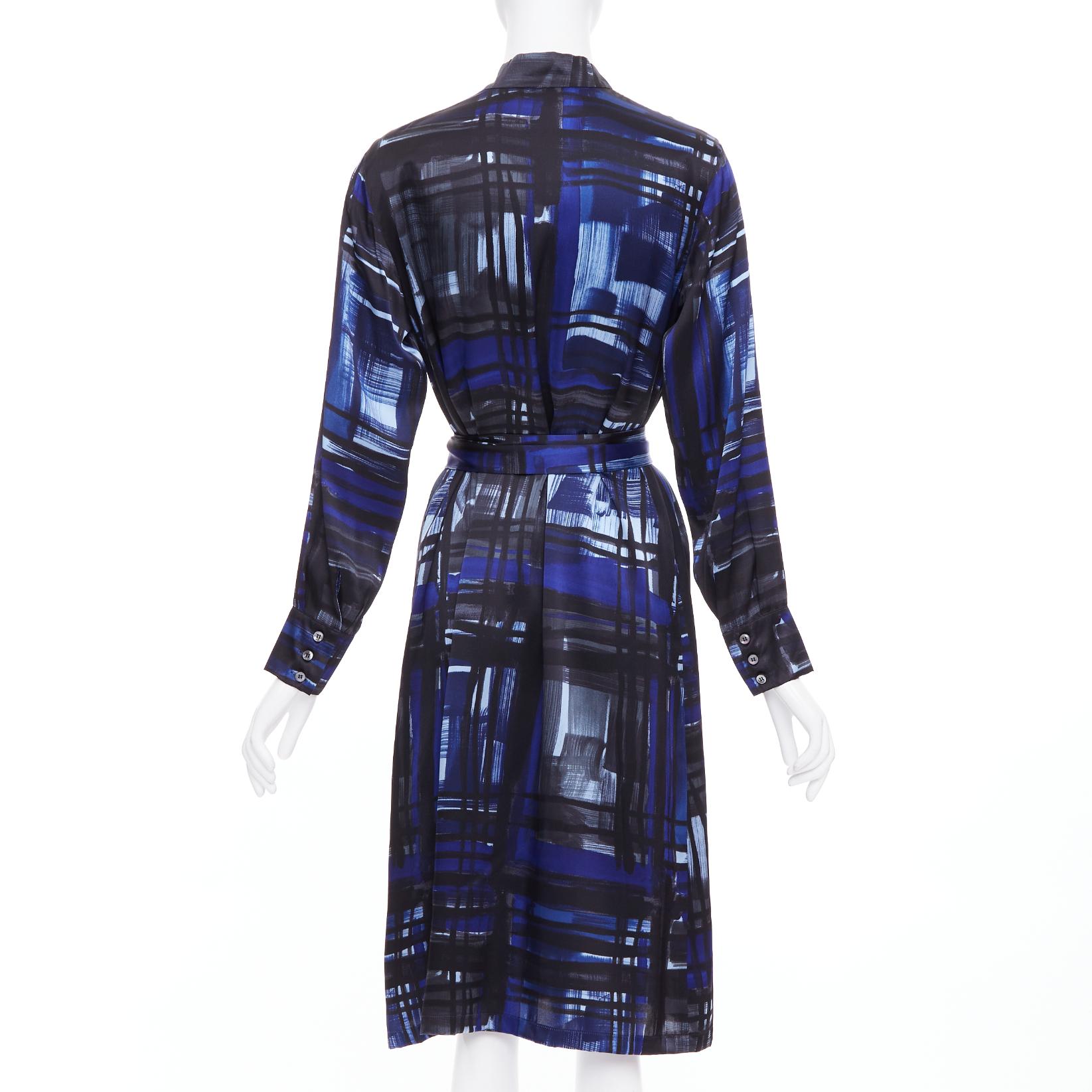 MARINA RINALDI 100% soie bleu noir imprimé brosse robe chemise ceinturée Sz.15 M Pour femmes en vente